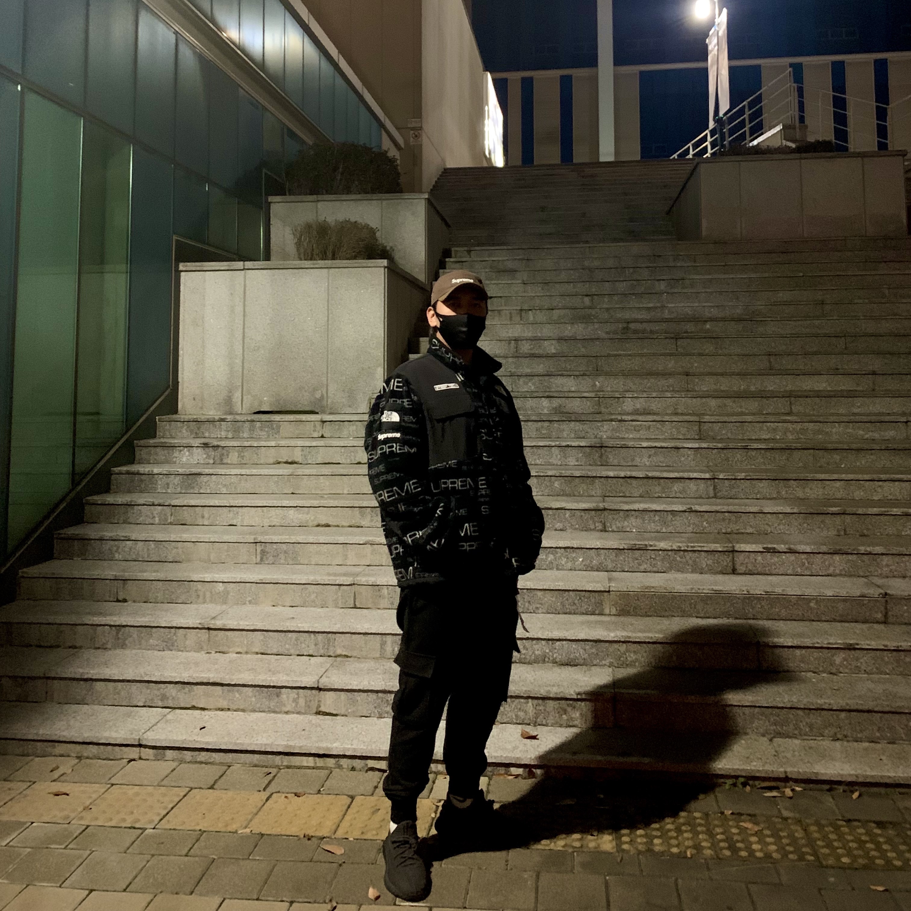 Supreme x The North Face Steep Tech Fleece Jacket Black - 21FW, Supreme Waxed Cotton Camp Cap Brown - 21FW 착용 스타일