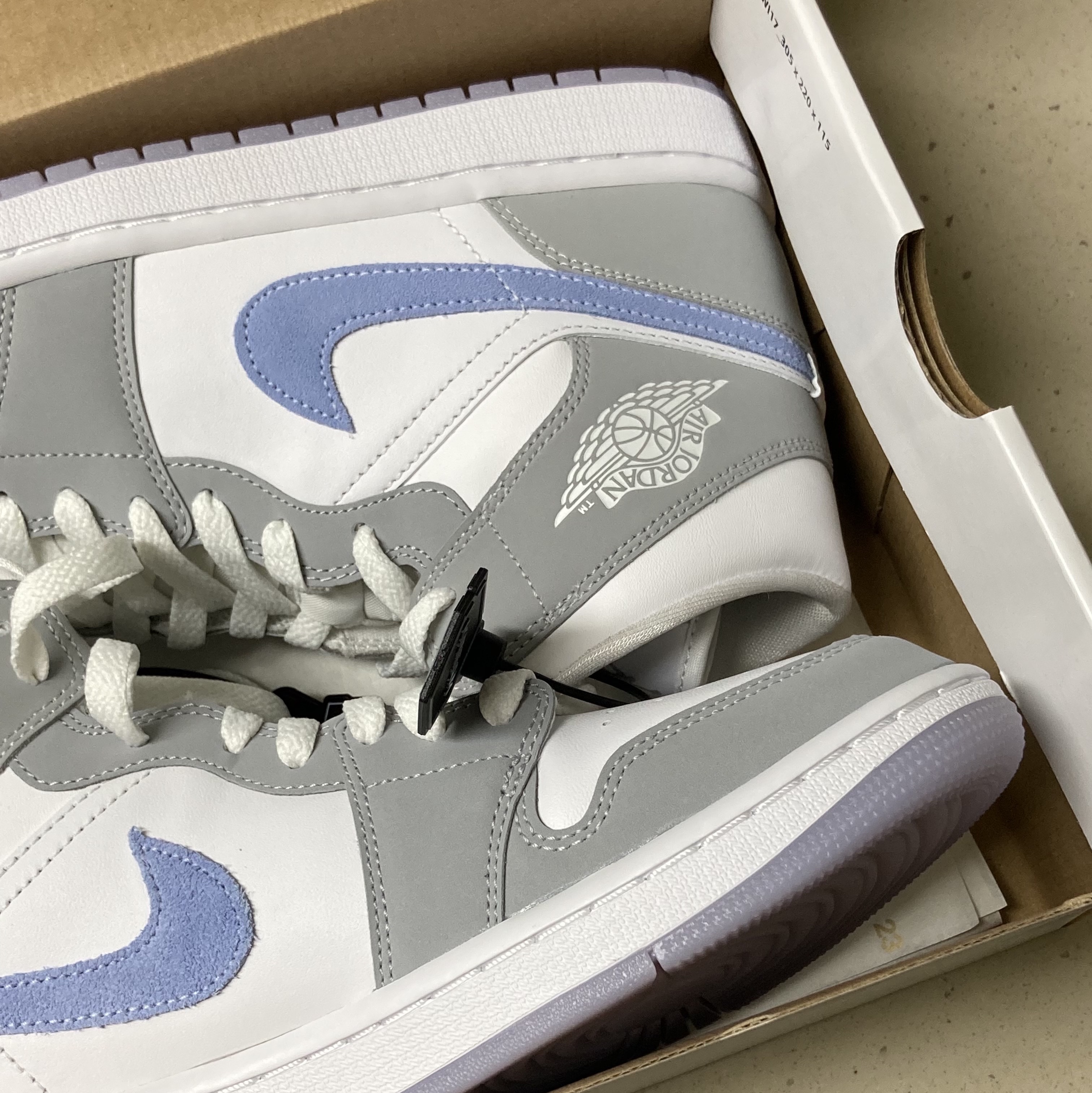 (W) Jordan 1 Mid Wolf Grey 착용 스타일