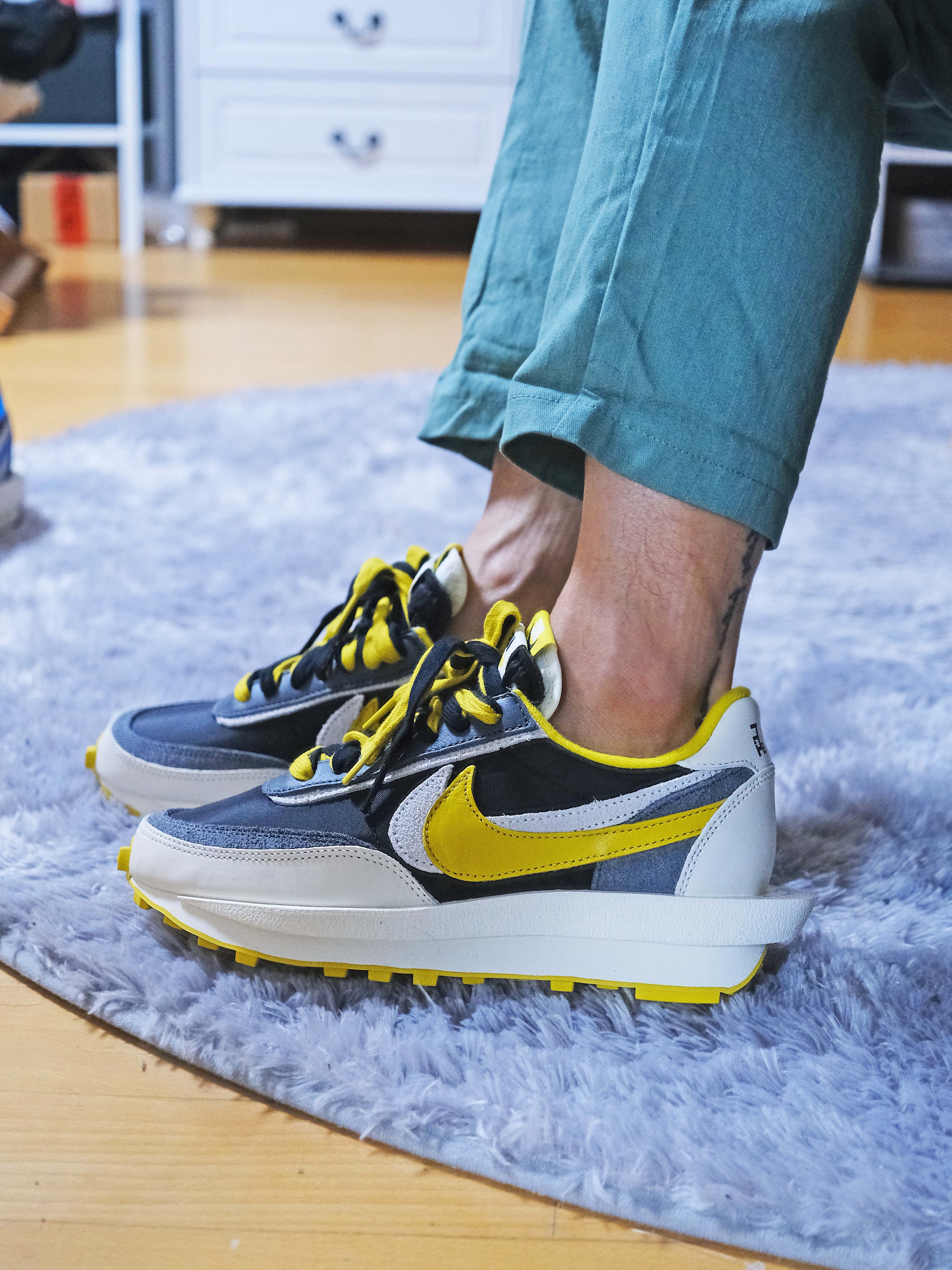 Nike x Sacai x Undercover LDWaffle Black Bright Citron, Nike x Sacai x Undercover LDWaffle Night Maroon Team Royal 착용 스타일 - 2