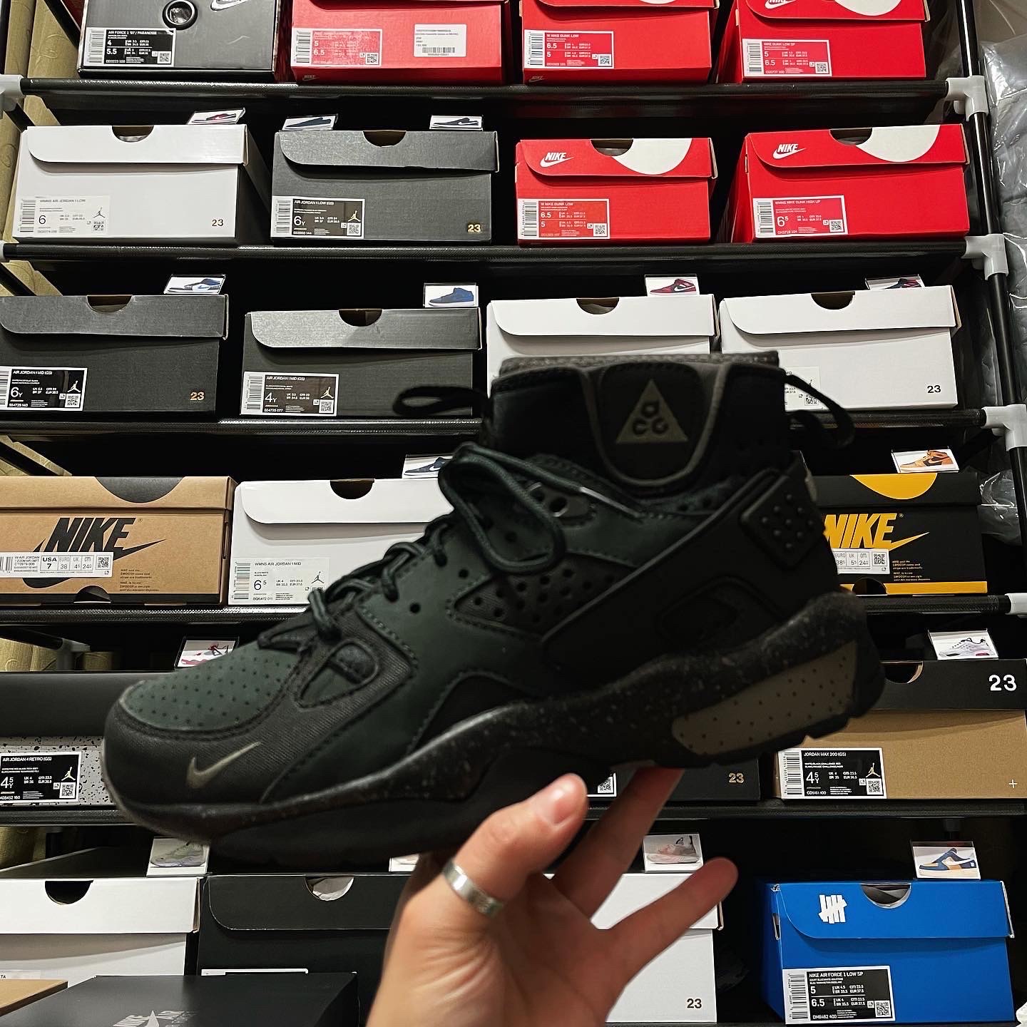 Nike ACG Air Mowabb Olive Grey 착용 스타일 - 3