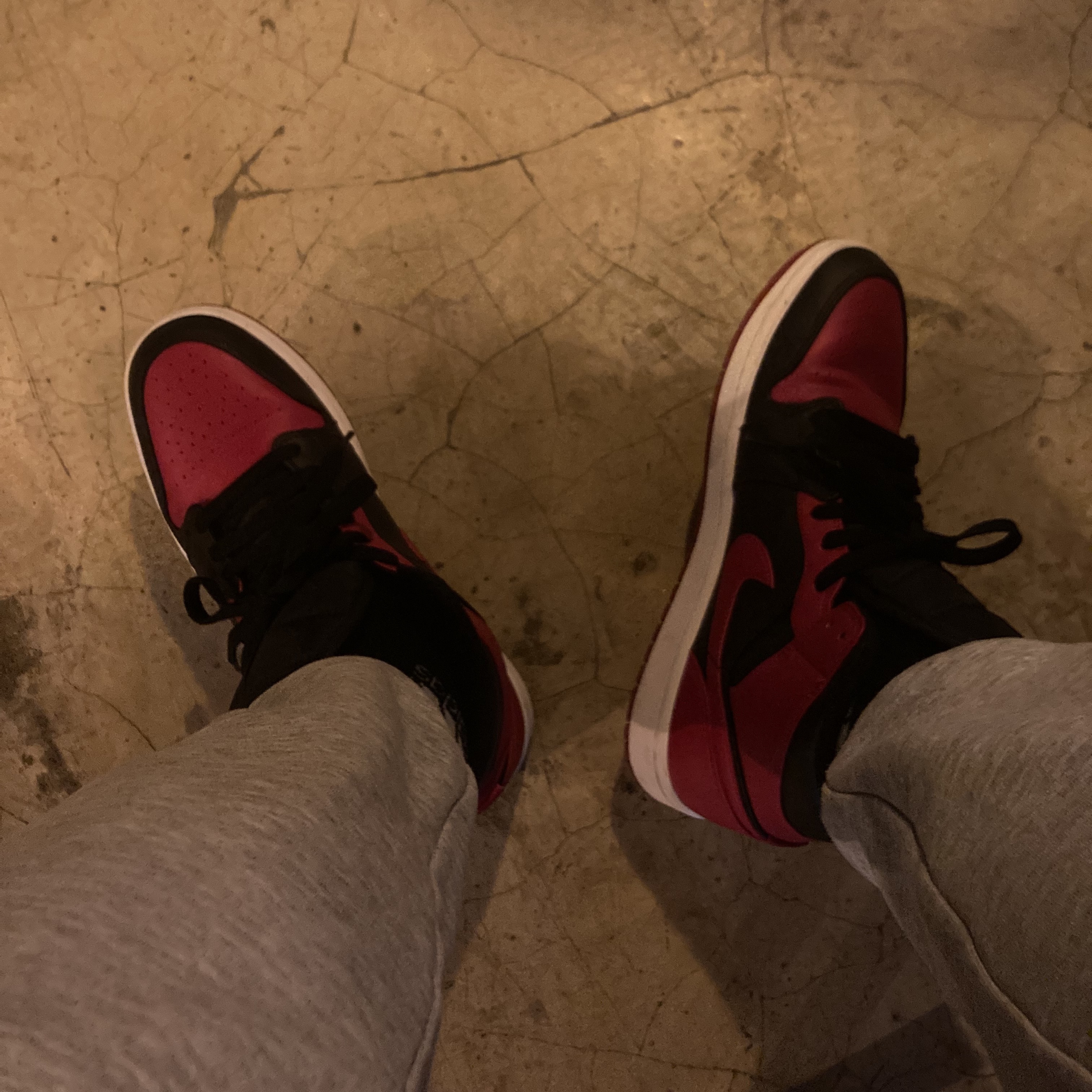 Jordan 1 Mid Bred Banned 2020 착용 스타일 - 2