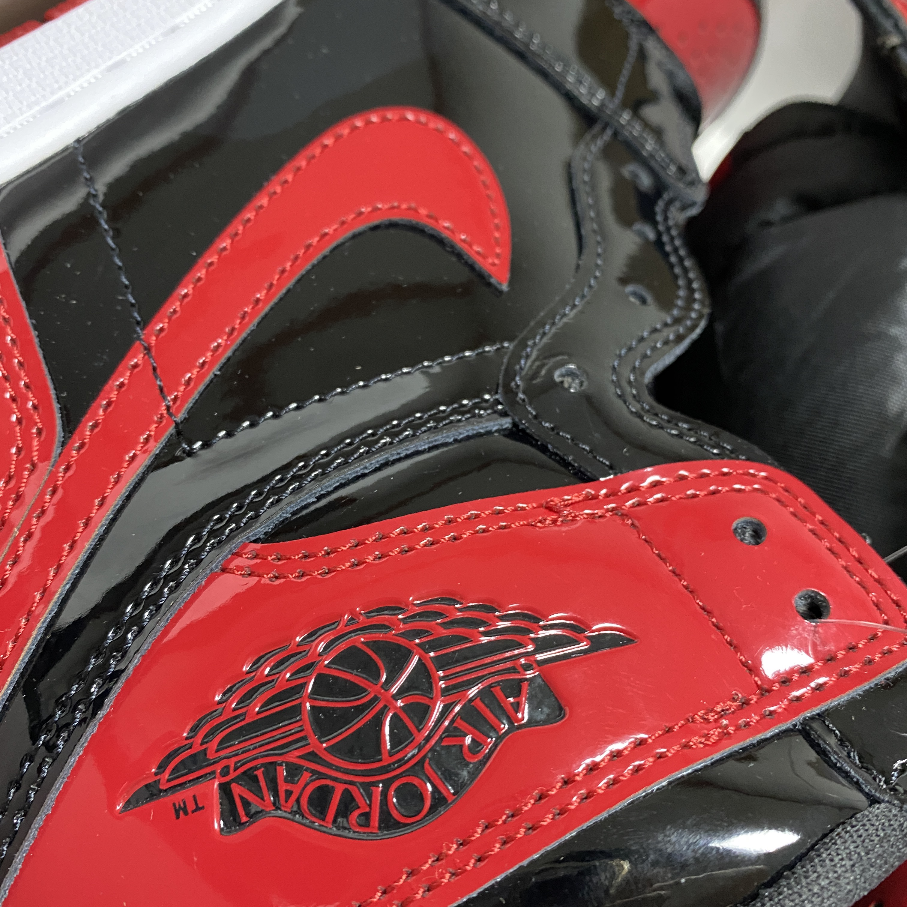 Jordan 1 Retro High OG Patent Bred 착용 스타일 - 2