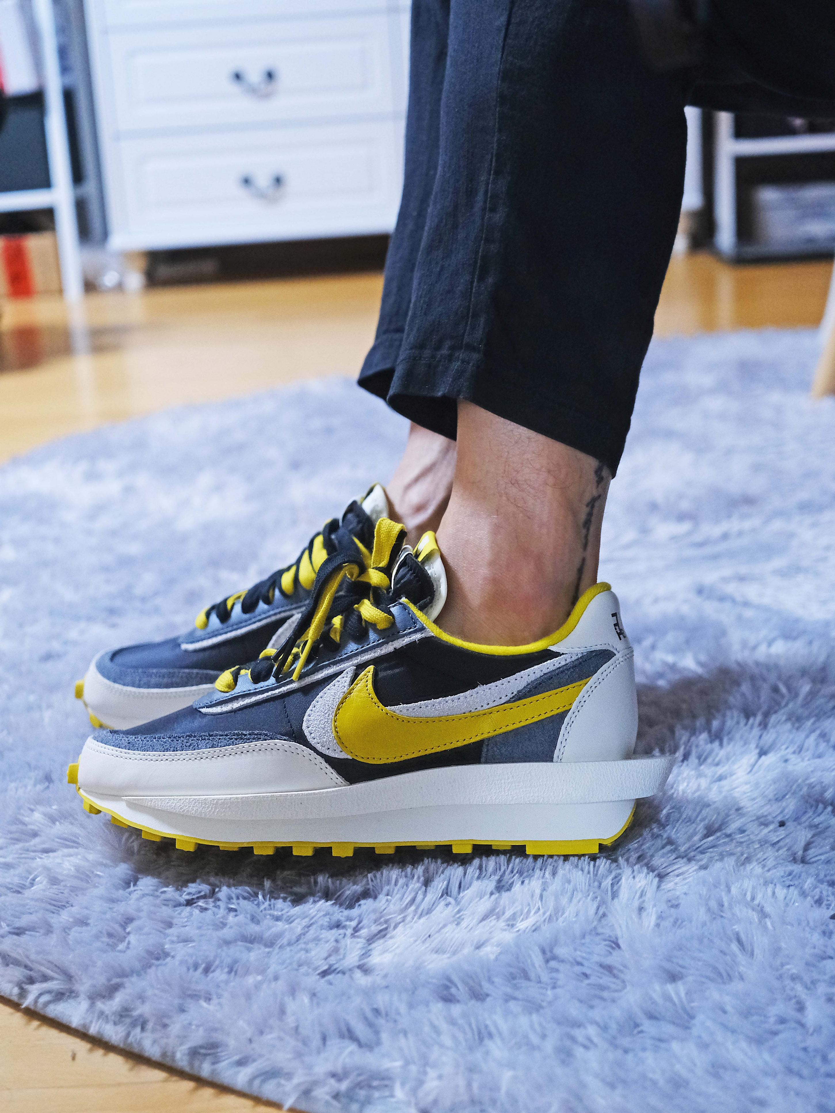 Nike x Sacai x Undercover LDWaffle Black Bright Citron, Nike x Sacai x Undercover LDWaffle Night Maroon Team Royal 착용 스타일 - 1