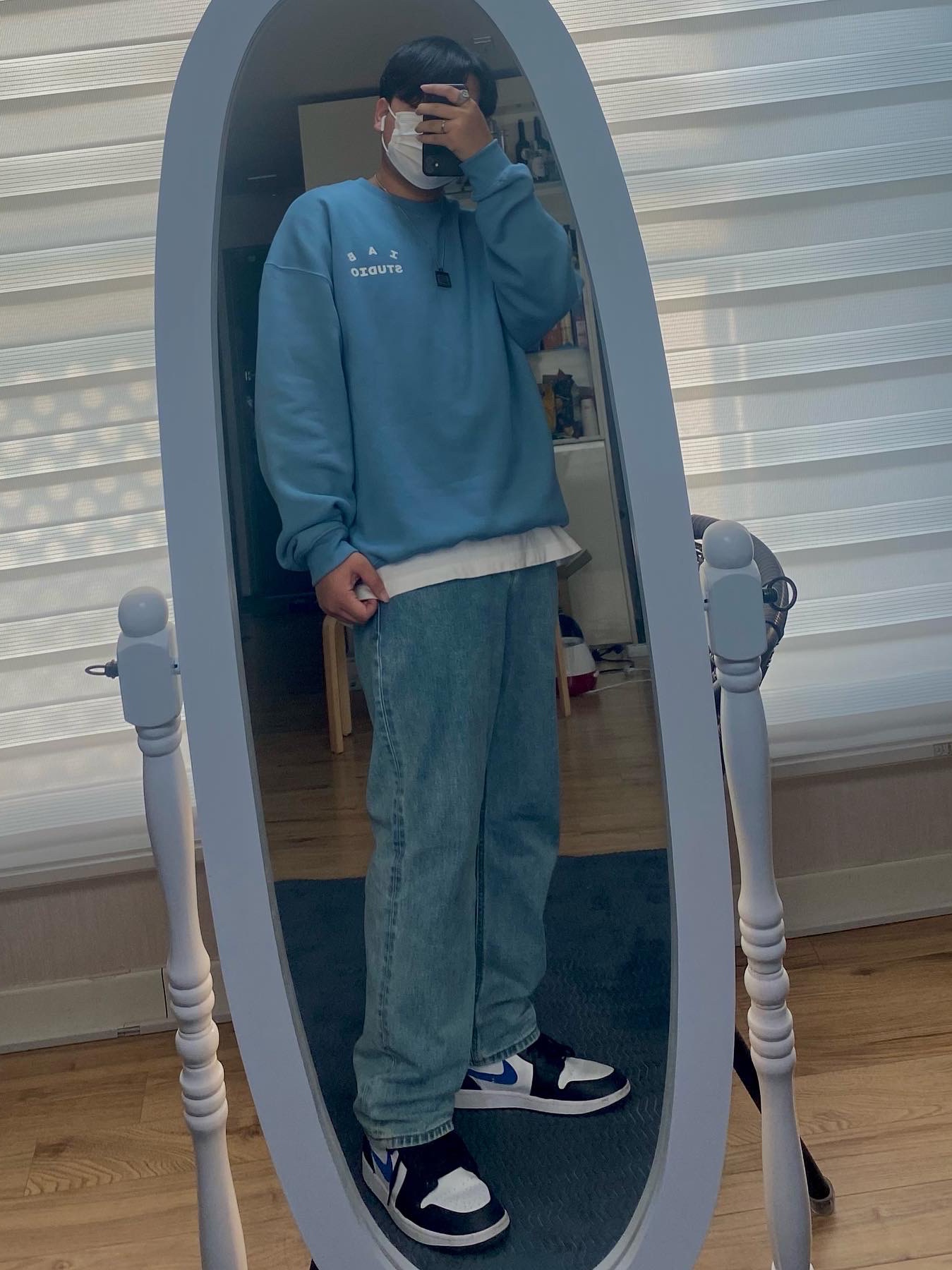 IAB Studio Crewneck Sky Blue, Jordan 1 Mid Racer Blue 착용 스타일 - 1