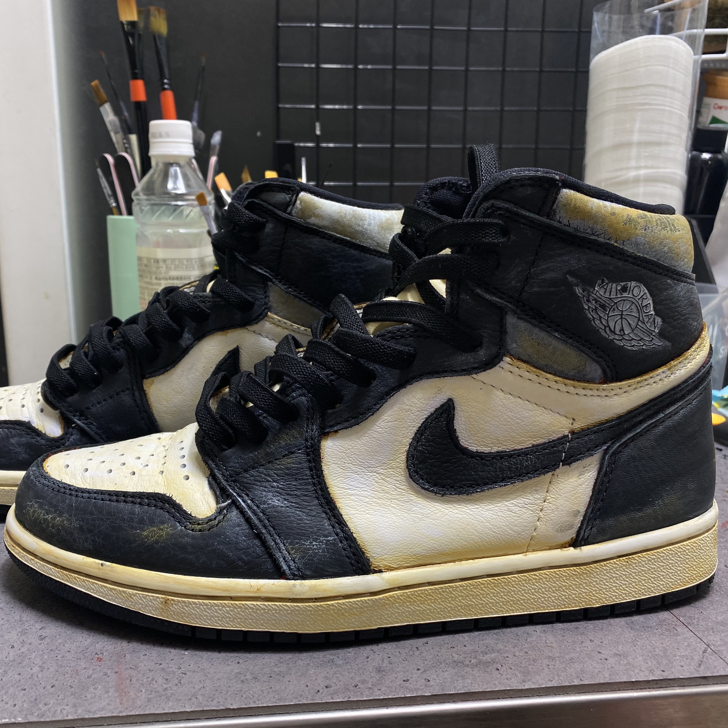 Jordan 1 Retro High OG Bloodline, Jordan 1 Retro High OG Light Fusion Red 착용 스타일 - 1