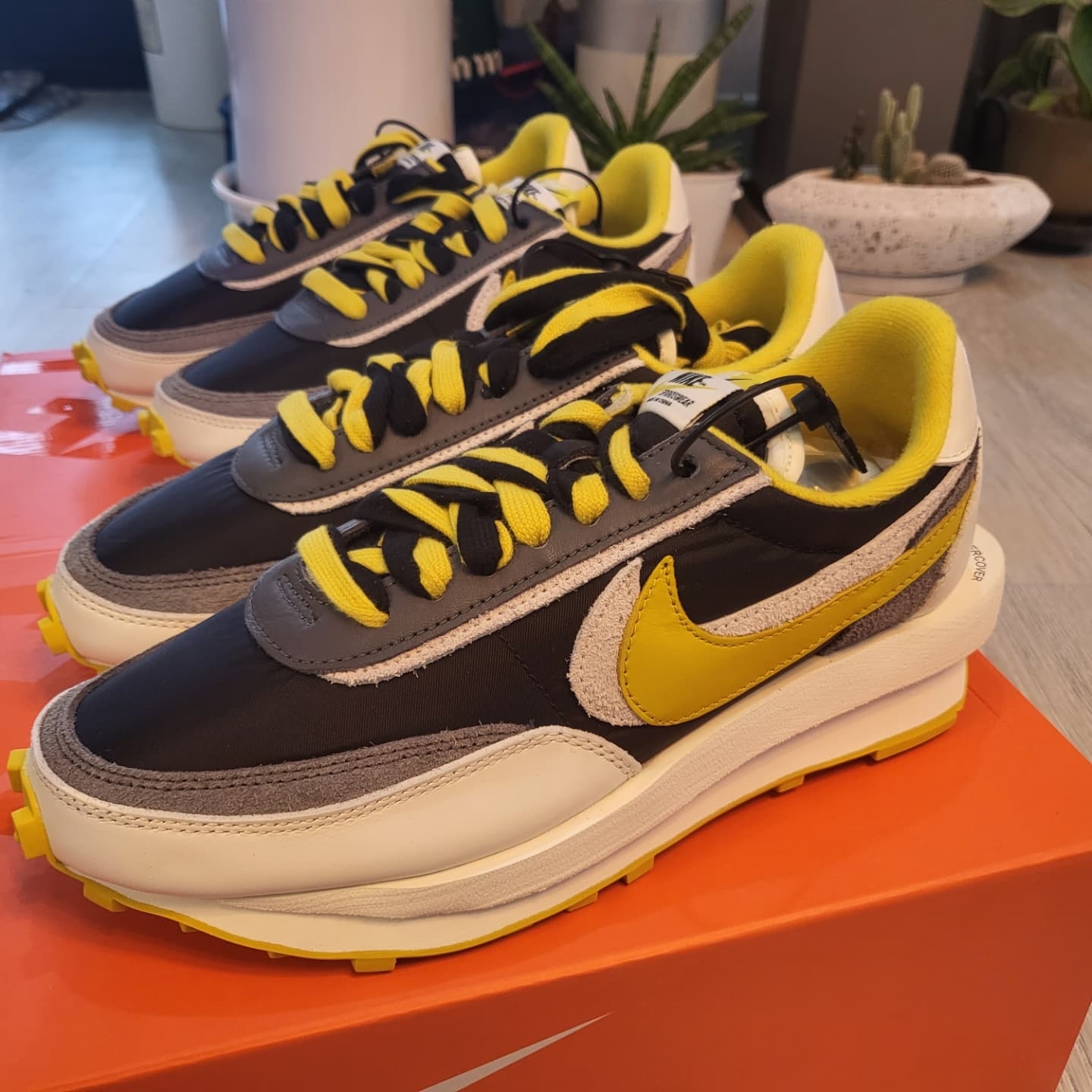 Nike x Sacai x Undercover LDWaffle Black Bright Citron 착용 스타일 - 2