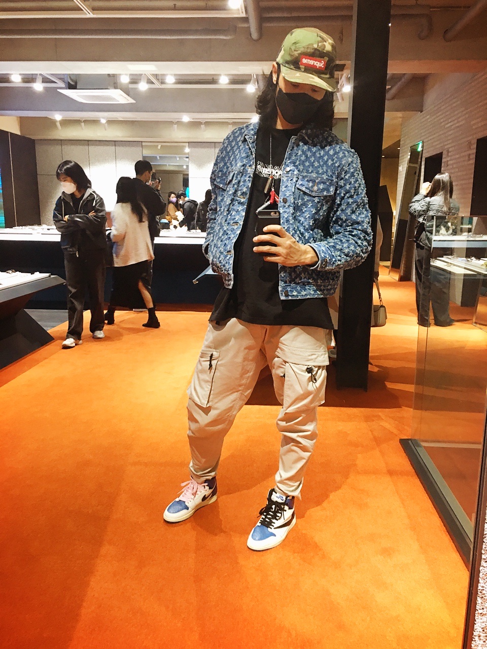 Jordan 1 x Travis Scott x Fragment Retro High OG SP Military Blue, Supreme Hole Punch Denim Trucker Jacket Blue - 20SS 착용 스타일 - 1