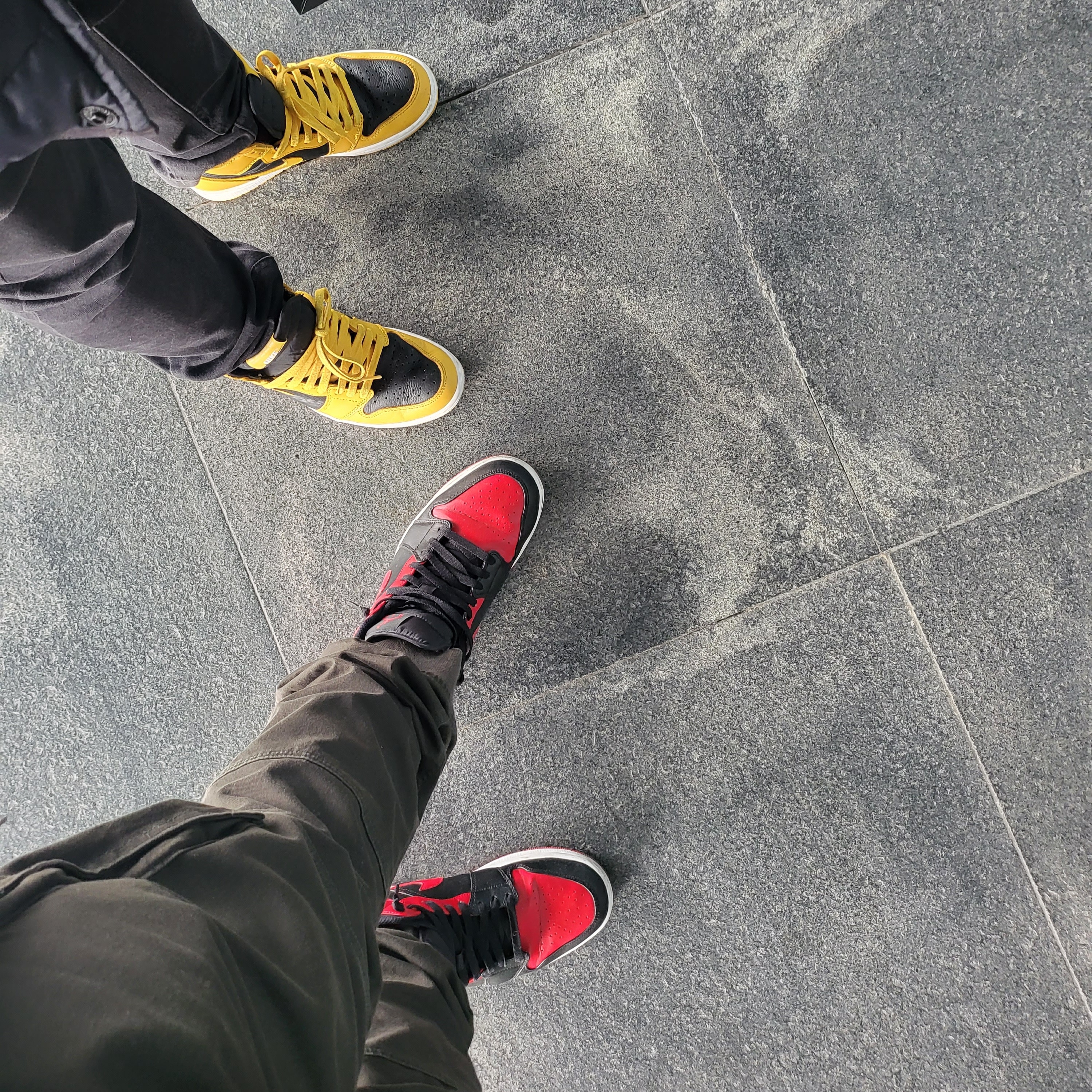 Jordan 1 Retro High OG Pollen, Jordan 1 Mid Bred Banned 2020 착용 스타일
