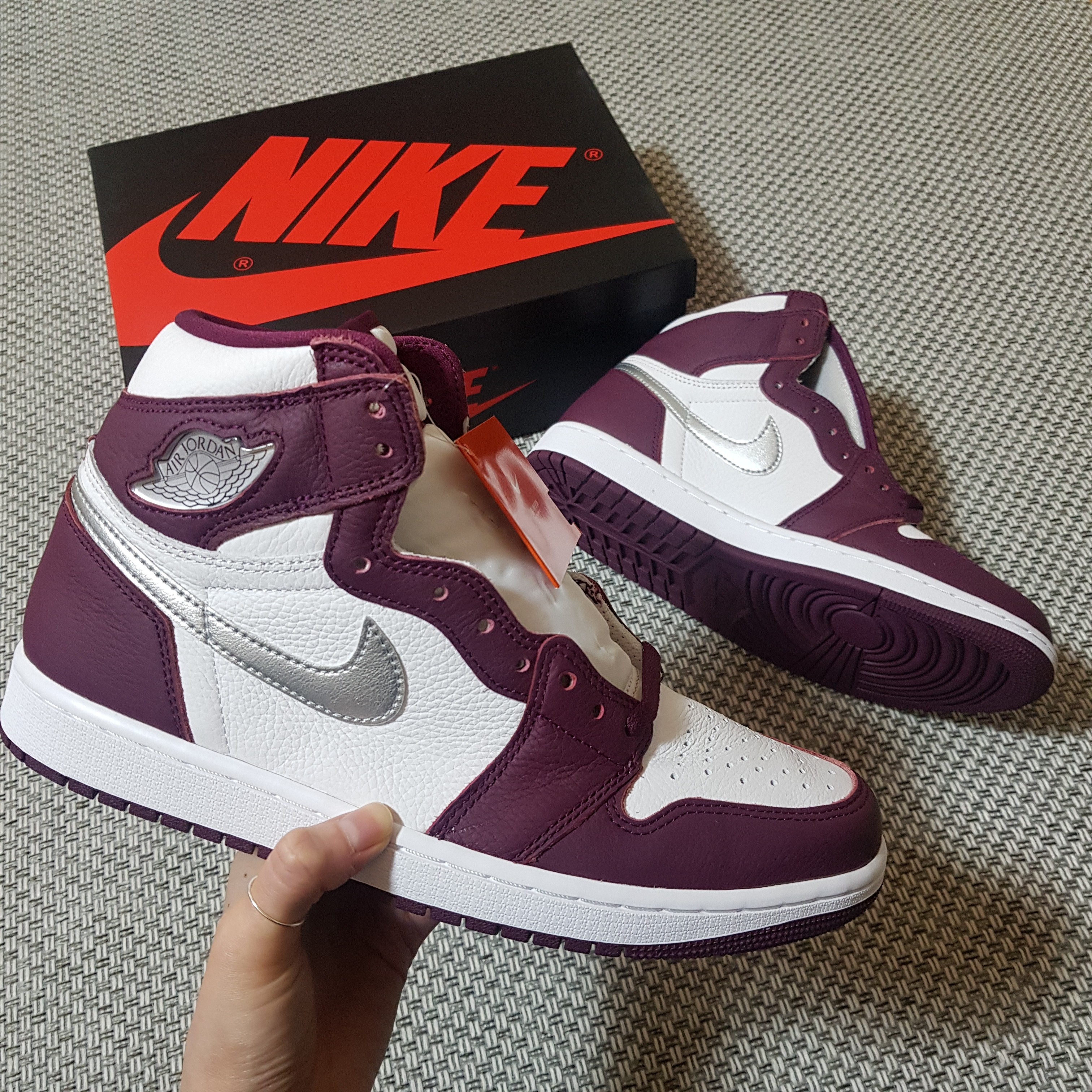 Jordan 1 Retro High OG Bordeaux 착용 스타일