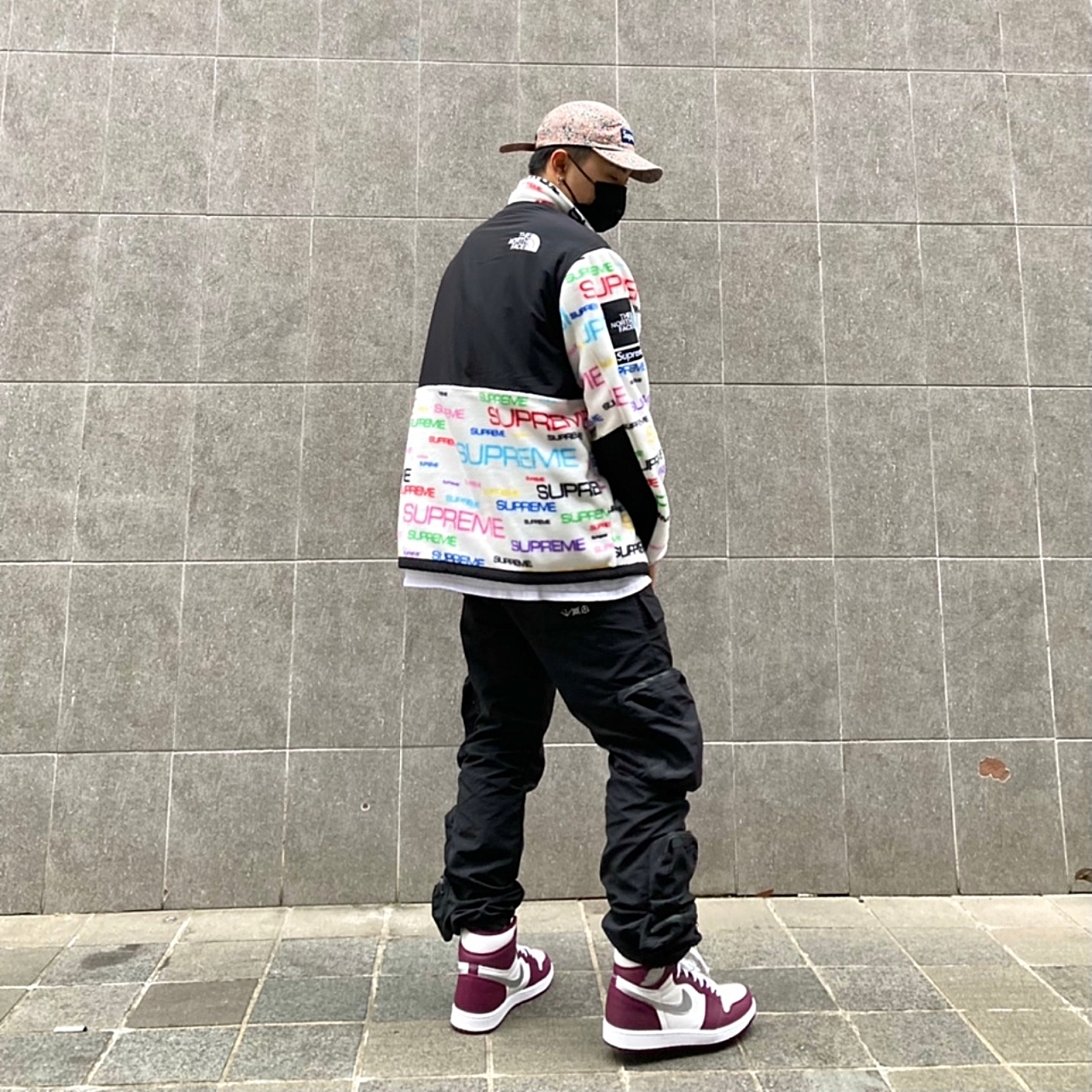 Jordan 1 Retro High OG Bordeaux, Supreme x The North Face Steep Tech Fleece Jacket White - 21FW 착용 스타일 - 3