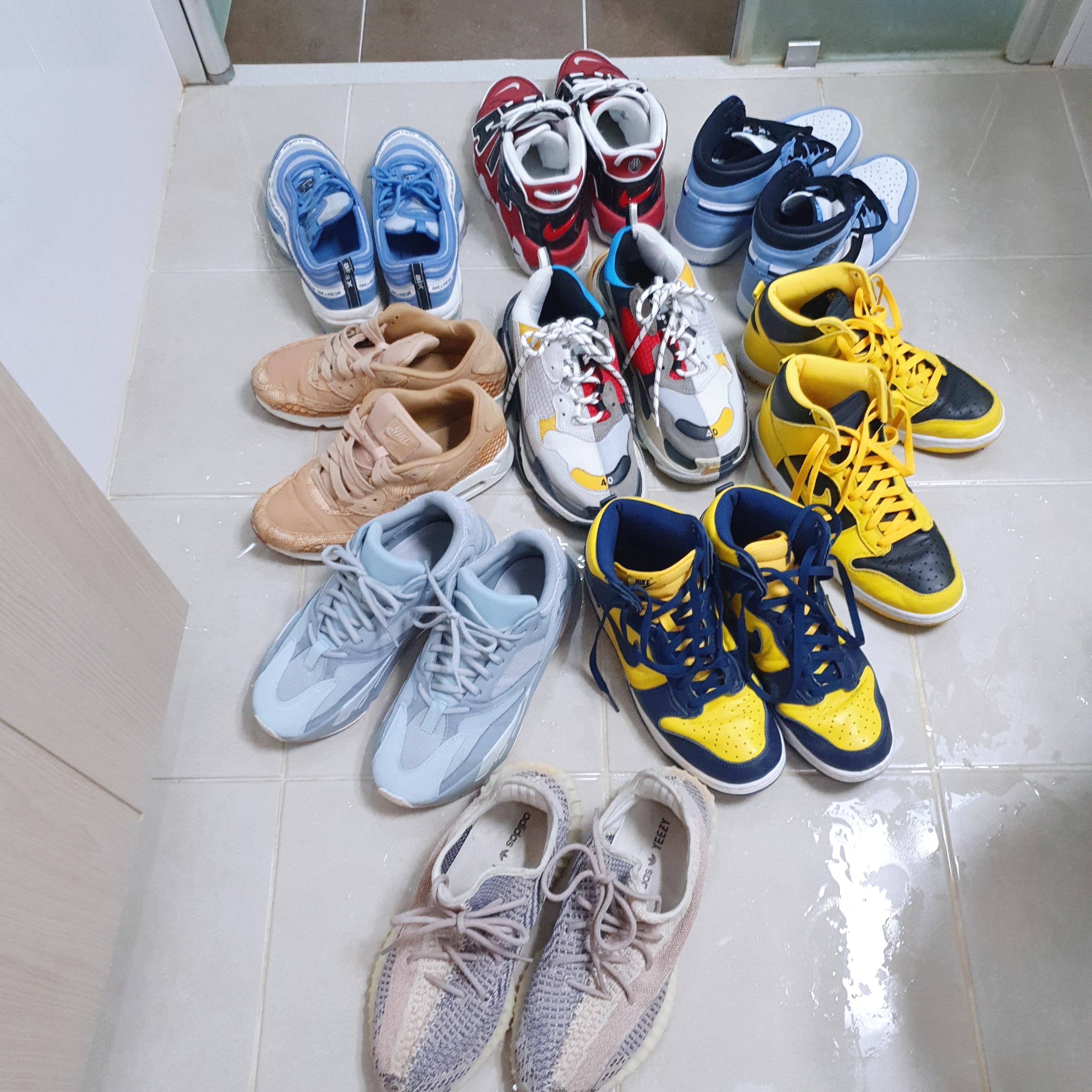 Nike Air Max 97 Have a Nike Day Indigo Storm, (W) Balenciaga Triple S Sneakers Blue Grey Red 착용 스타일 - 4