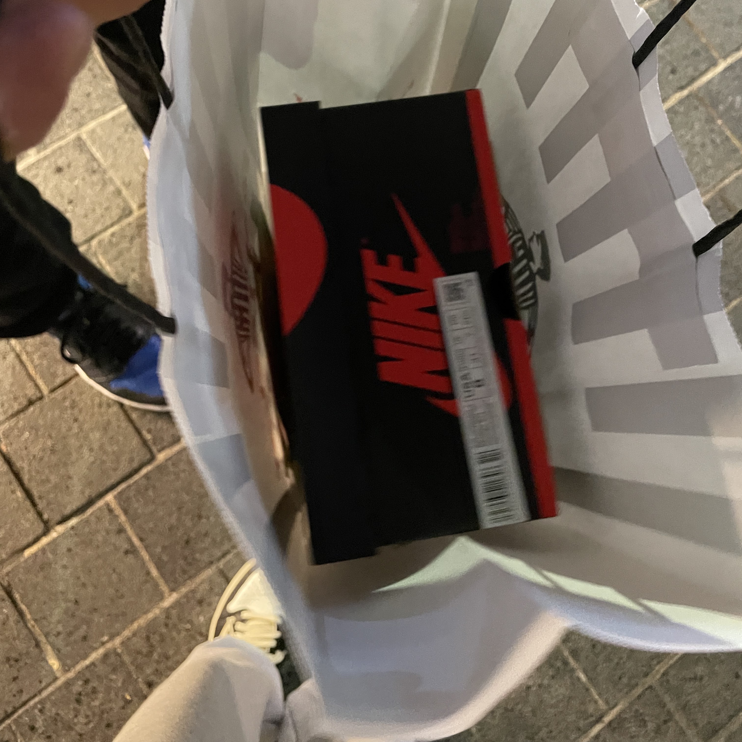 Jordan 1 Retro High OG Bordeaux 착용 스타일