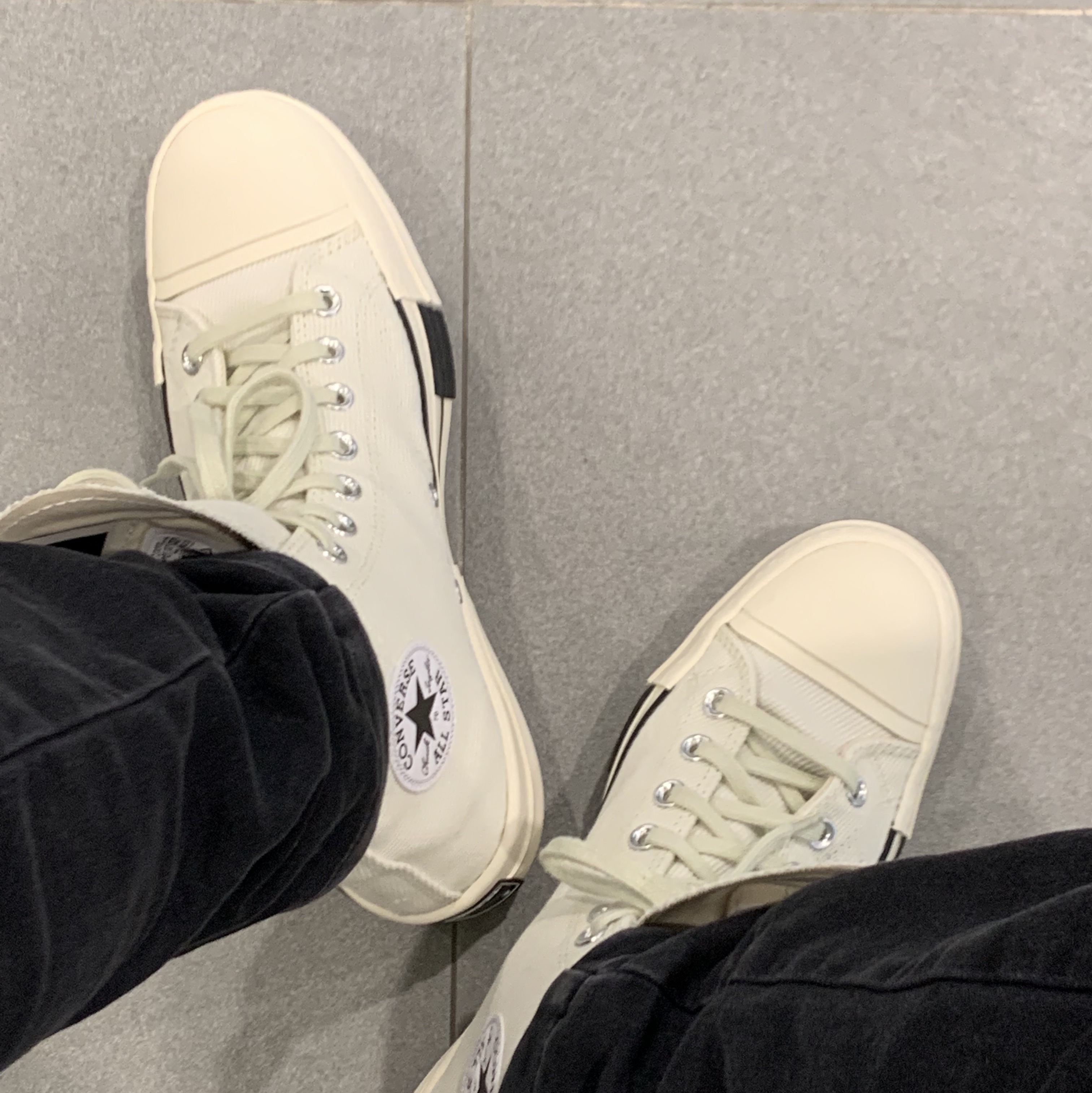 Converse x Drkshdw Drkstr Chuck 70 High Lily White 착용 스타일 - 2