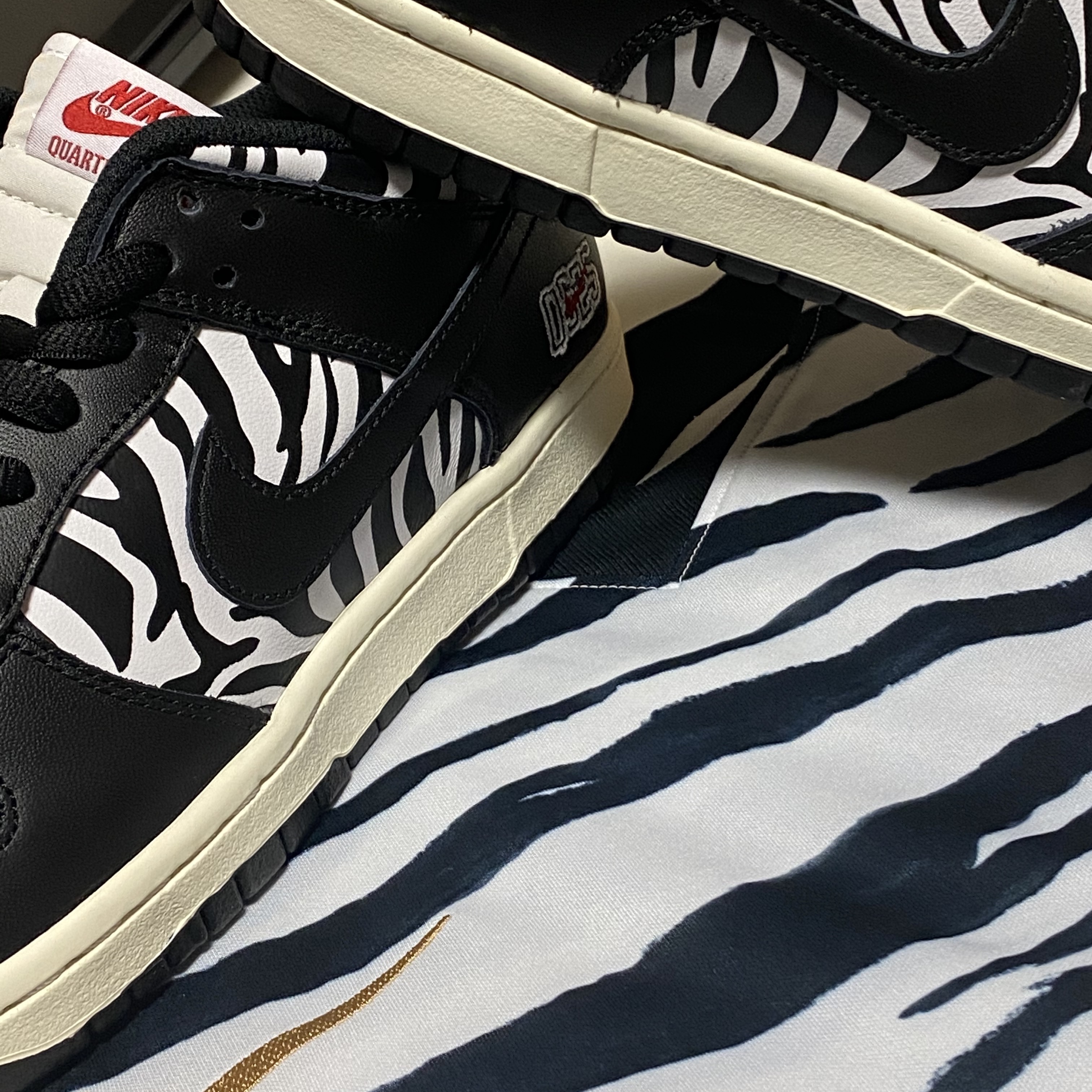 Nike x Quartersnacks SB Dunk Low Zebra Cake 착용 스타일