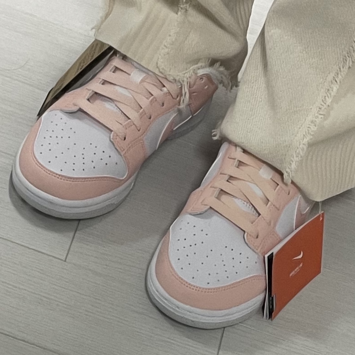 (W) Nike Dunk Low Next Nature Pale Coral 착용 스타일 - 1