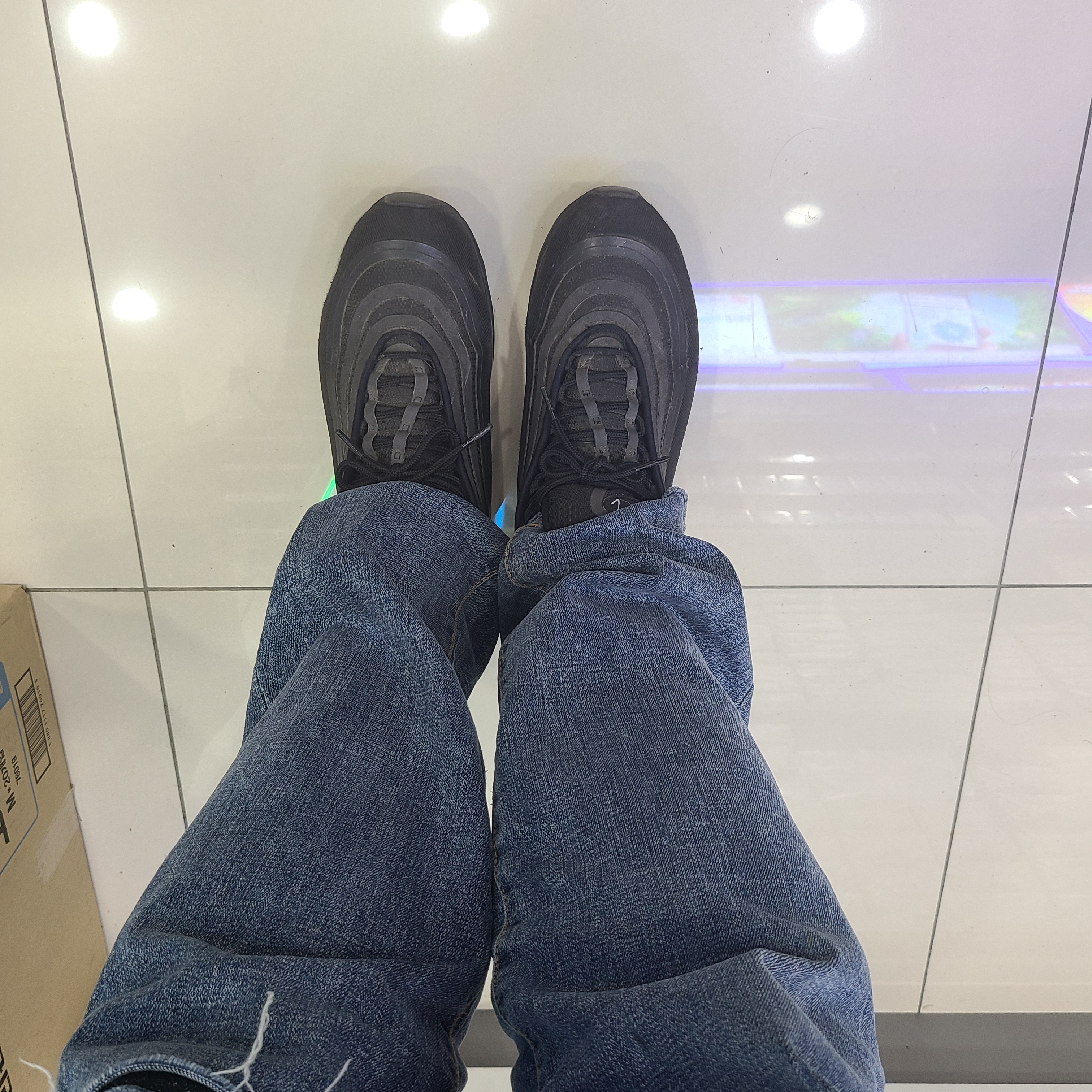 Nike Air Max 97 Ultra 17 Triple Black 착용 스타일