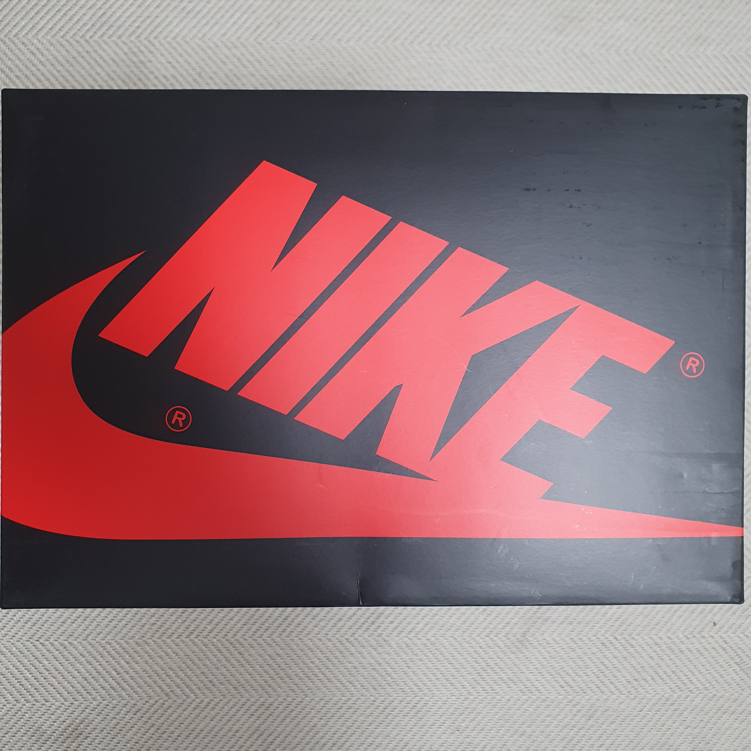 Jordan 1 Retro High OG Bordeaux 착용 스타일 - 5