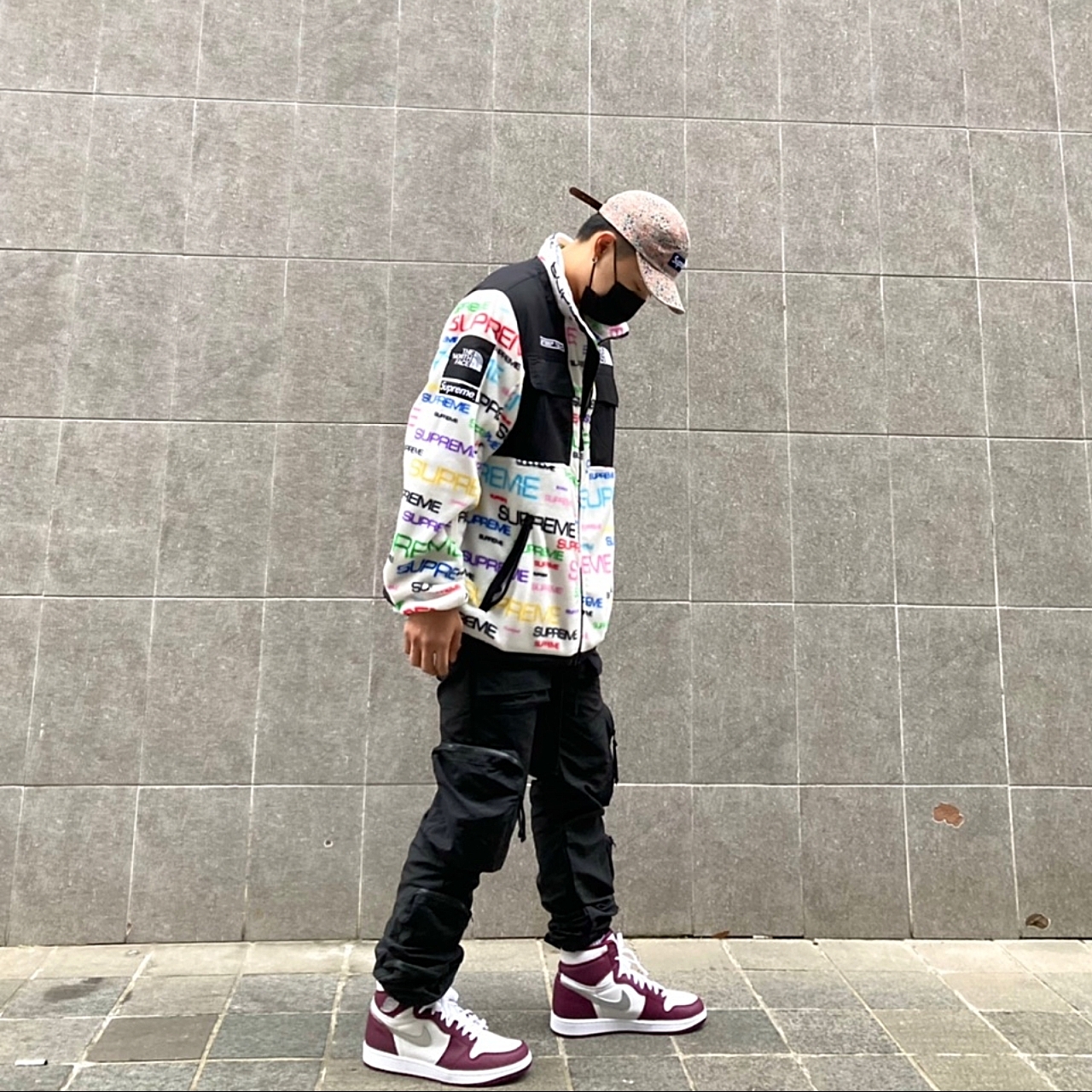 Jordan 1 Retro High OG Bordeaux, Supreme x The North Face Steep Tech Fleece Jacket White - 21FW 착용 스타일 - 1