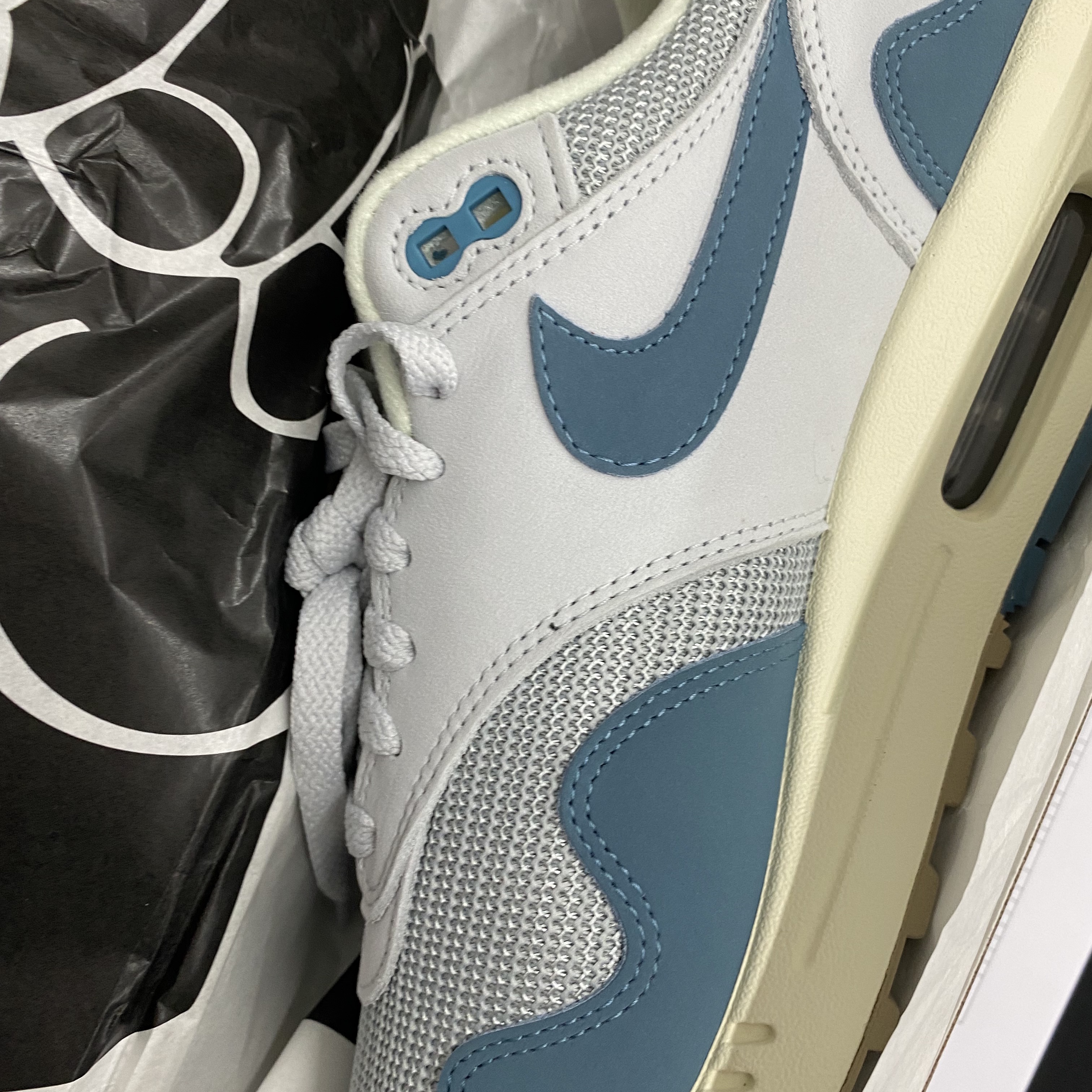 Nike x Patta Air Max 1 Noise Aqua 착용 스타일