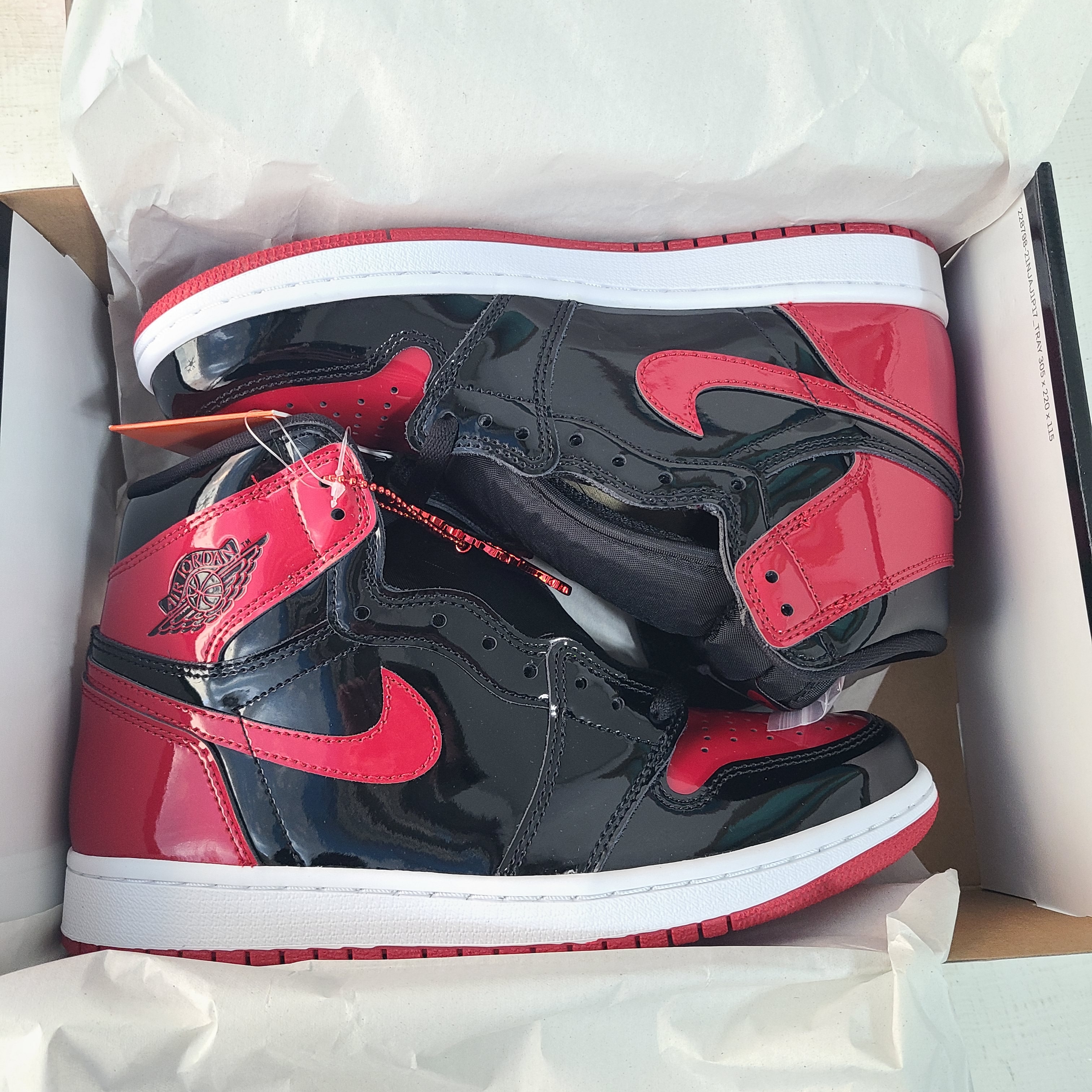 Jordan 1 Retro High OG Patent Bred 착용 스타일 - 2