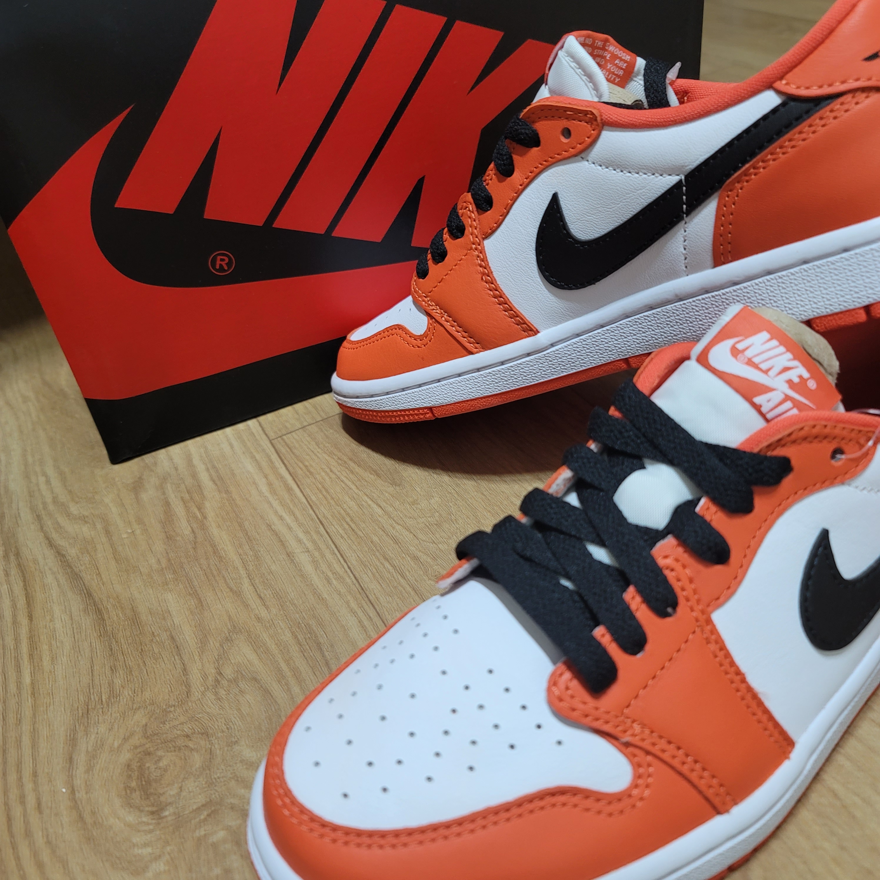 (W) Jordan 1 Low OG Starfish 착용 스타일 - 1