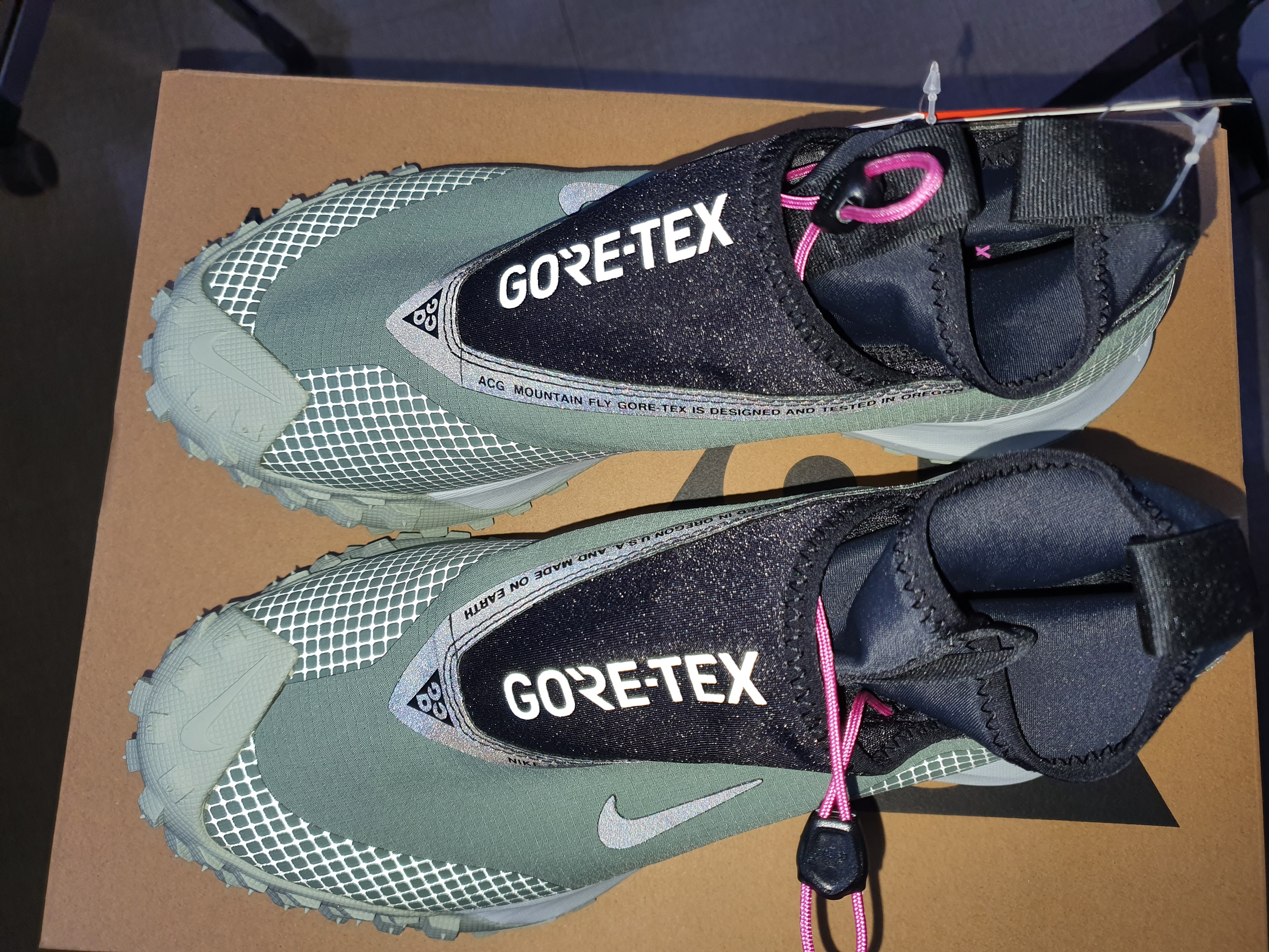 Nike ACG Mountain Fly Gore-Tex Clay Green 착용 스타일 - 2