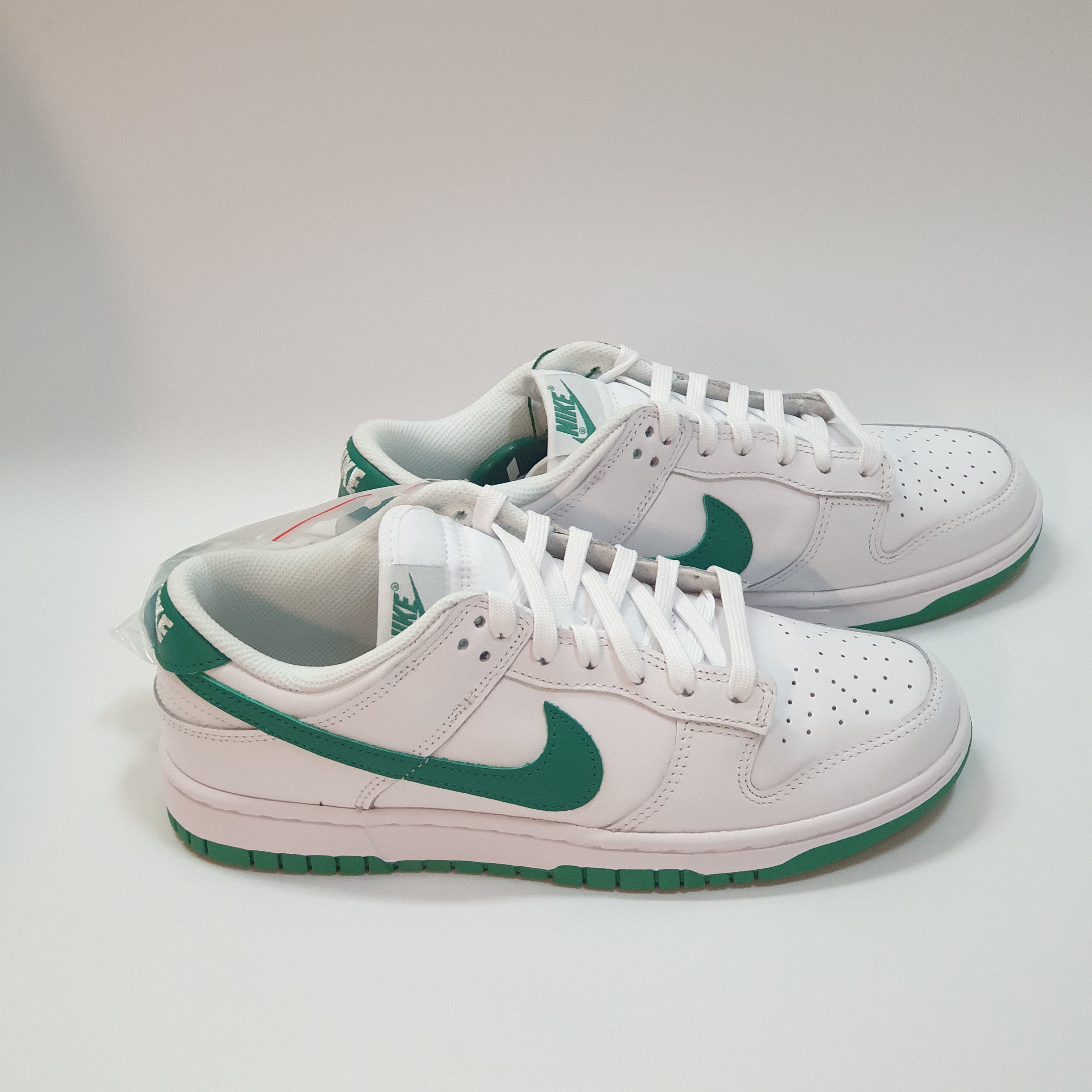 (W) Nike Dunk Low White Green 착용 스타일 - 2