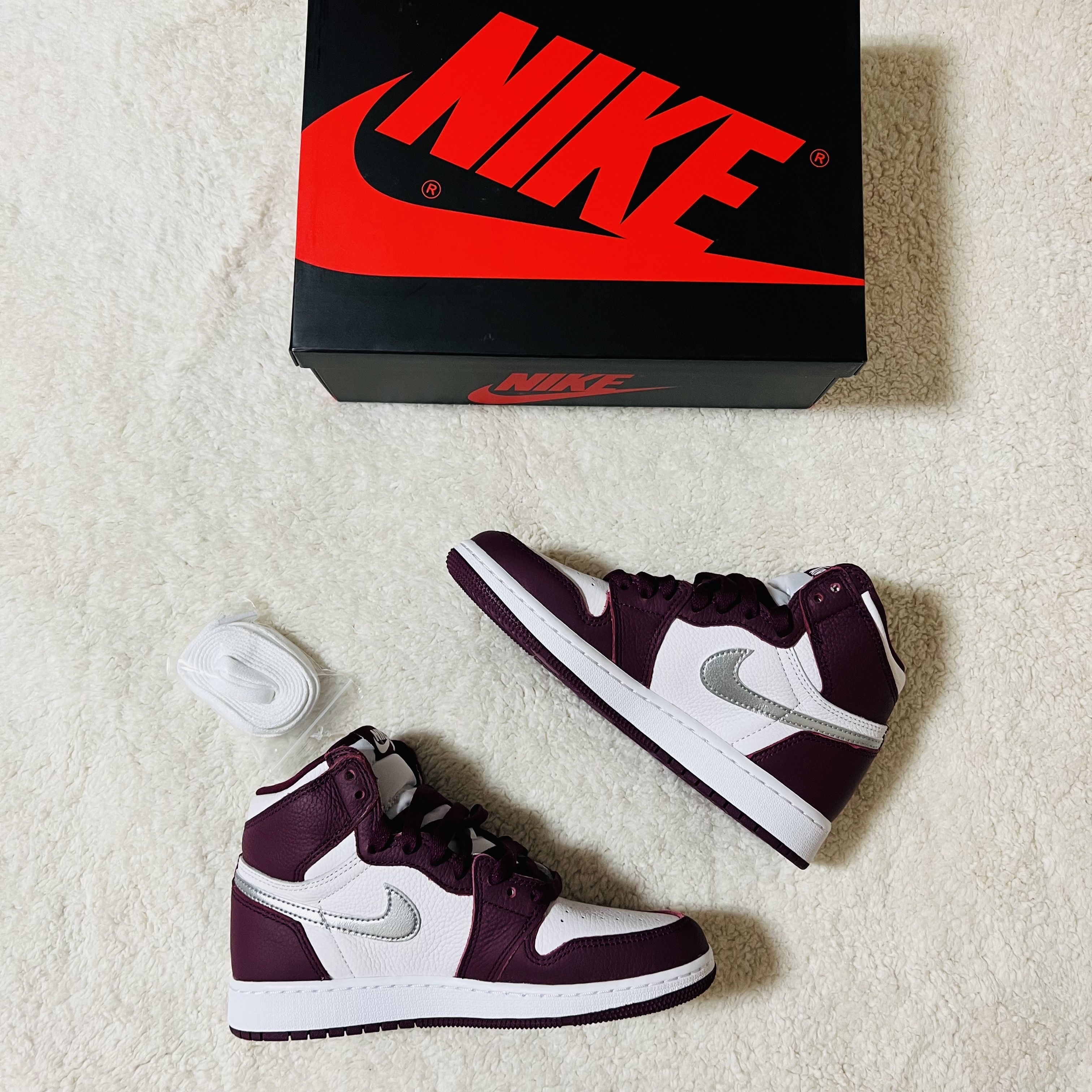 (GS) Jordan 1 Retro High OG Bordeaux, Jordan 1 Retro High OG Bordeaux 착용 스타일