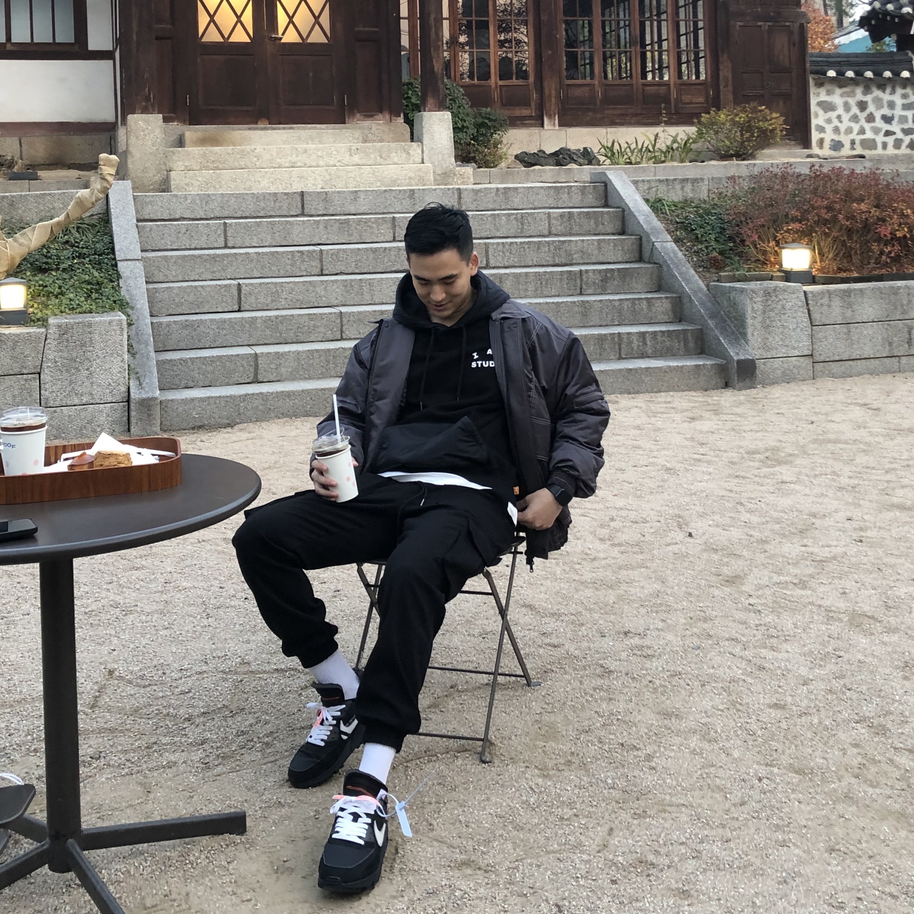IAB Studio Woven Hoodie Black, Nike x Off-White Air Max 90 V2 Black White 착용 스타일