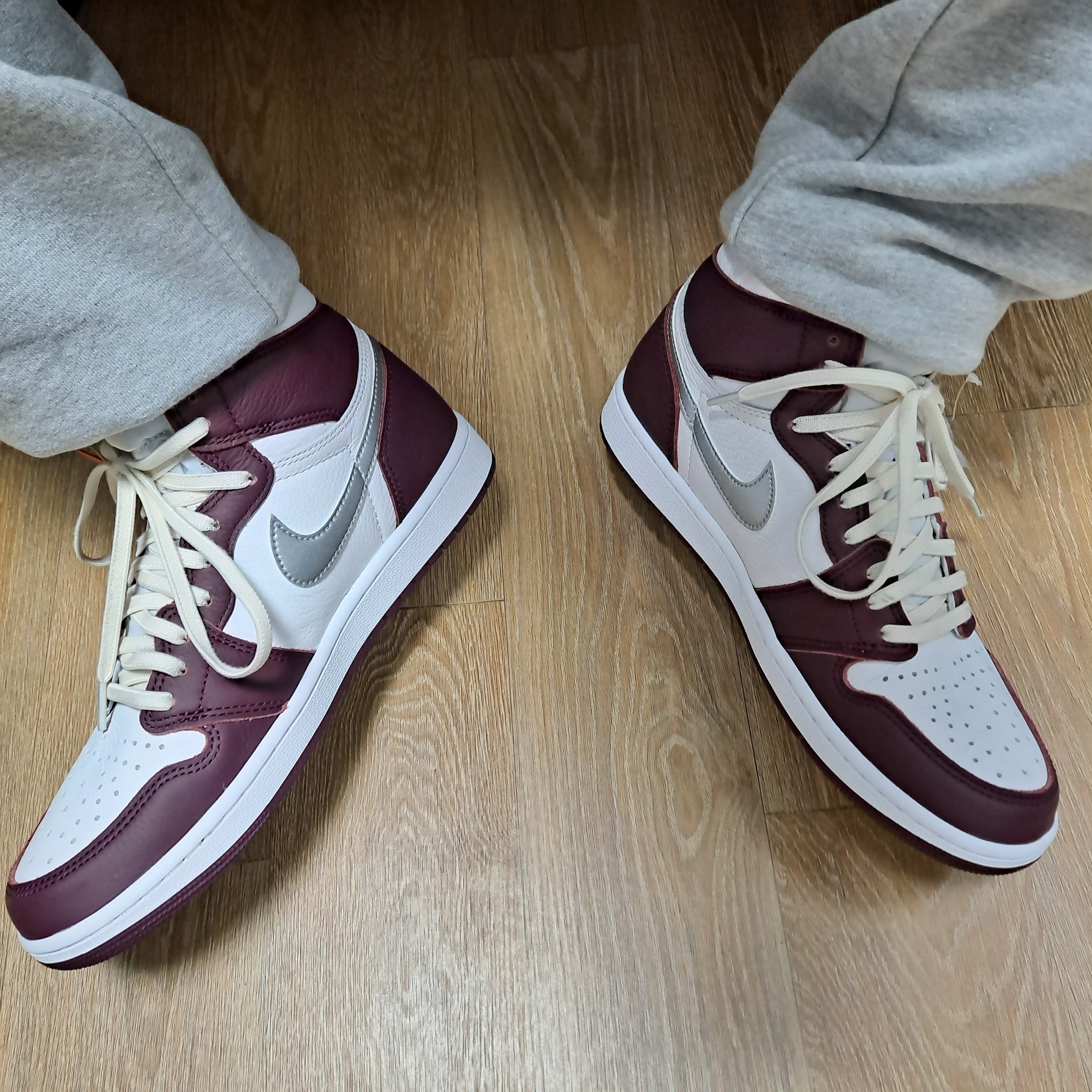 Jordan 1 Retro High OG Bordeaux, (GS) Jordan 1 Retro High OG Bordeaux 착용 스타일 - 2