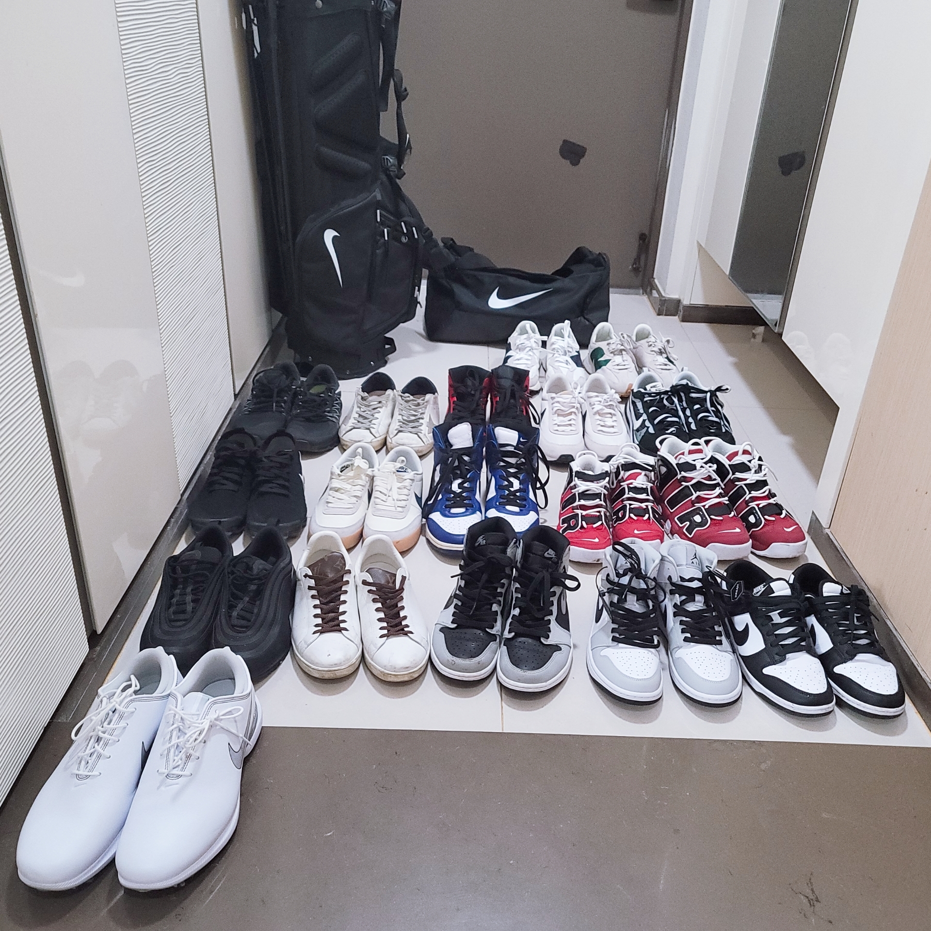 Nike x Sacai VaporWaffle Black White, Nike Air Max 97 Triple Black 착용 스타일 - 1