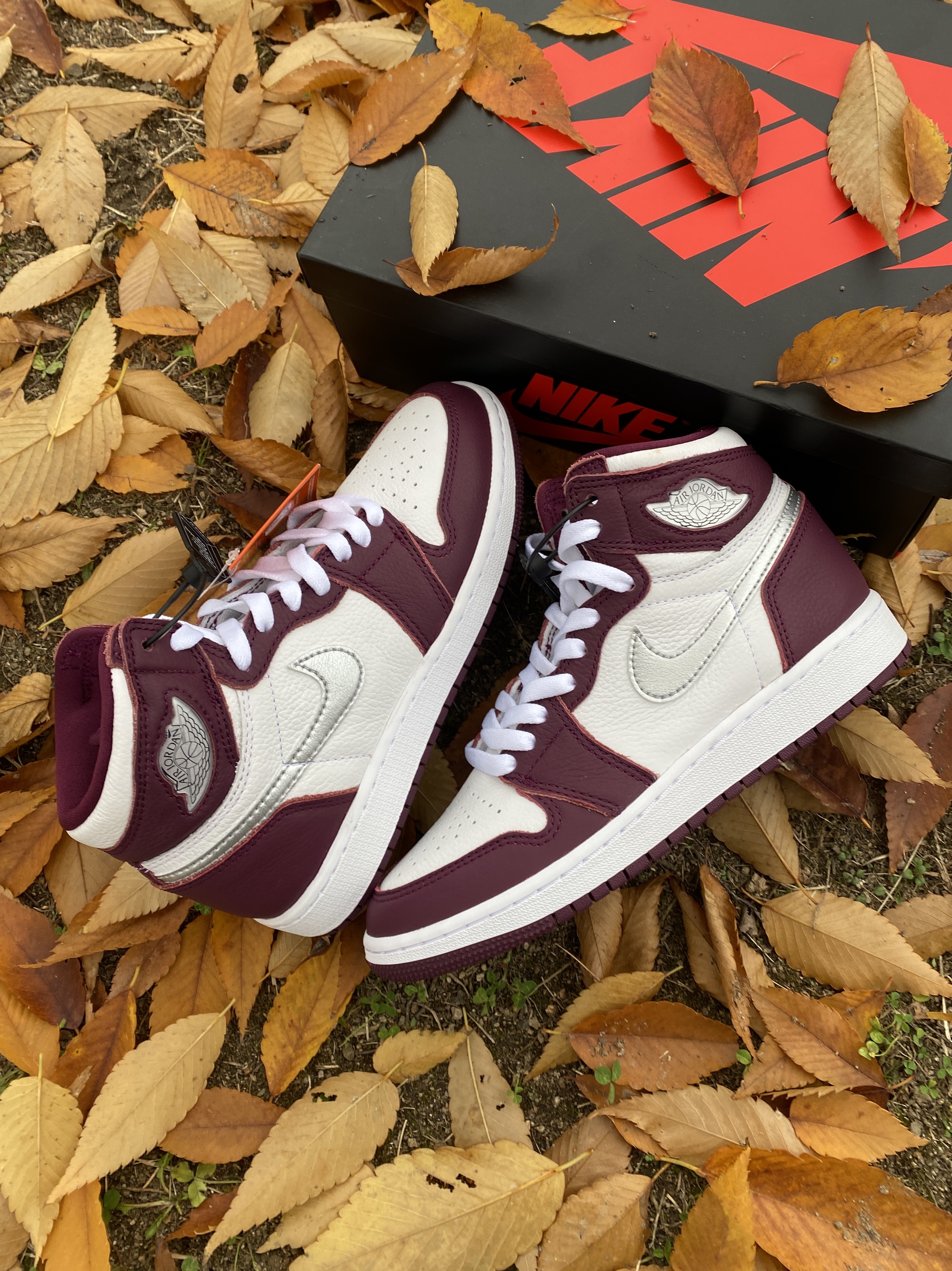 Supreme Washed Chino Twill Camp Cap Brown - 21FW, Jordan 1 Retro High OG Bordeaux 착용 스타일 - 2