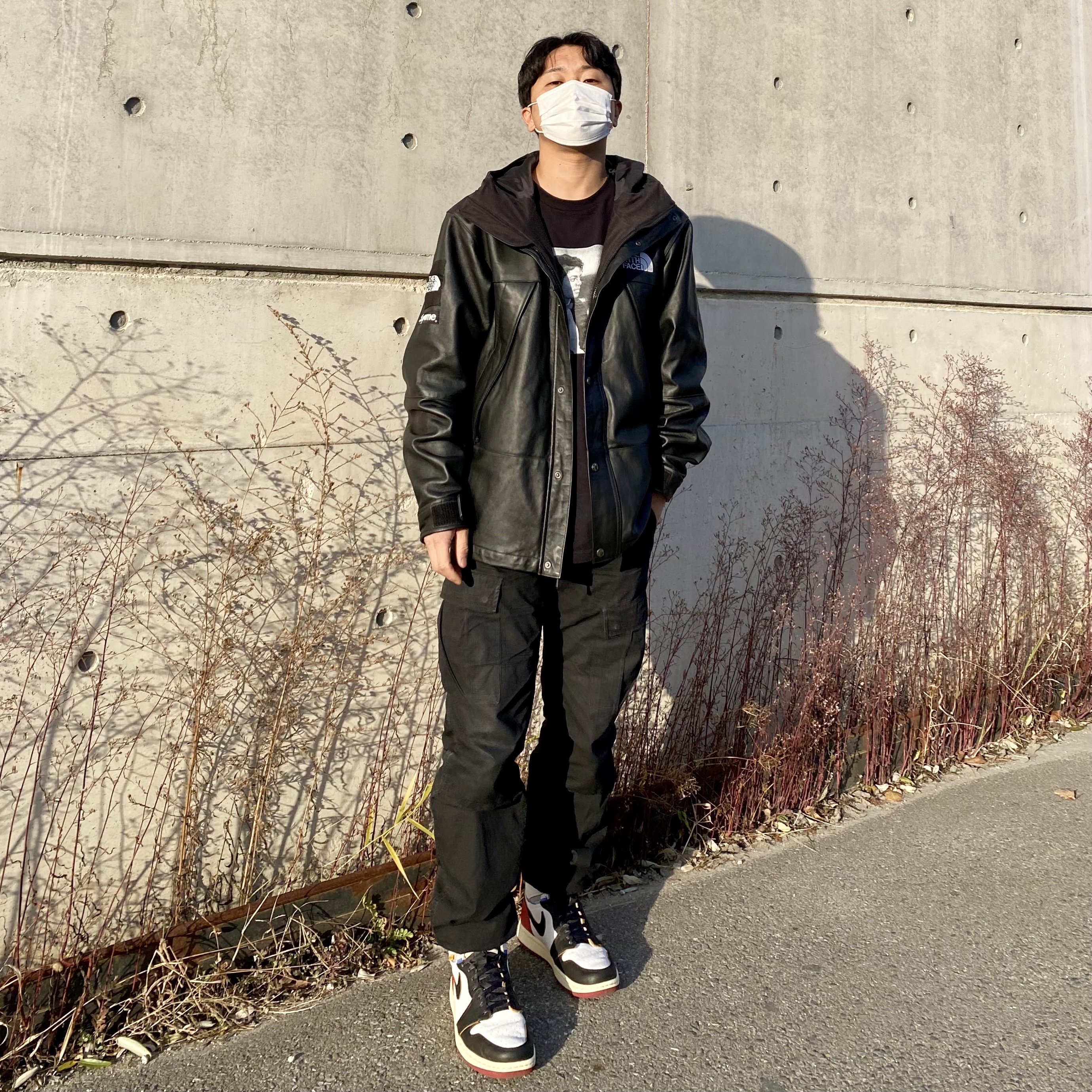 Supreme x The North Face Leather Mountain Parka Black - 18FW, Jordan 1 x Union Retro High Black Toe 착용 스타일