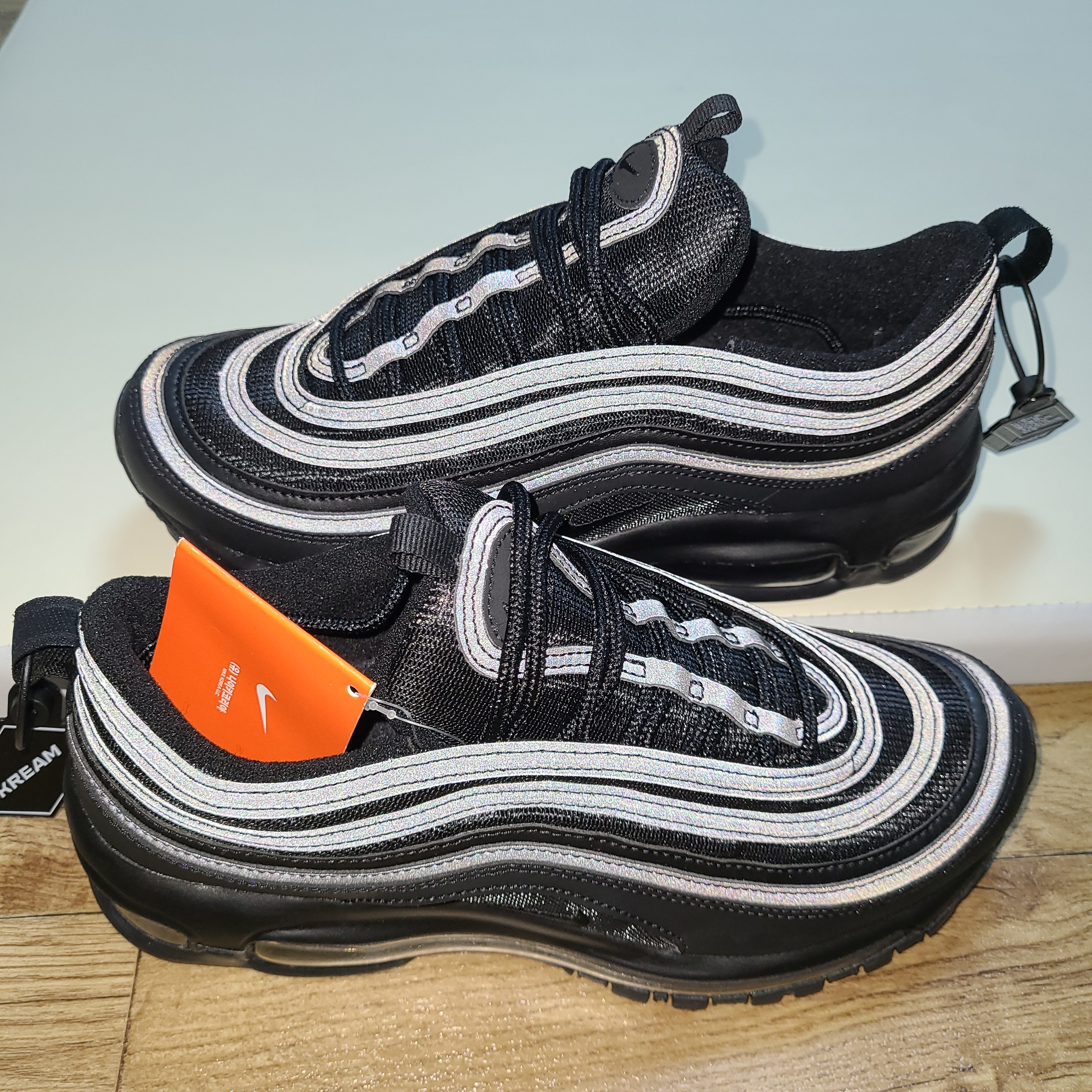 Nike Air Max 97 Triple Black 착용 스타일 - 1