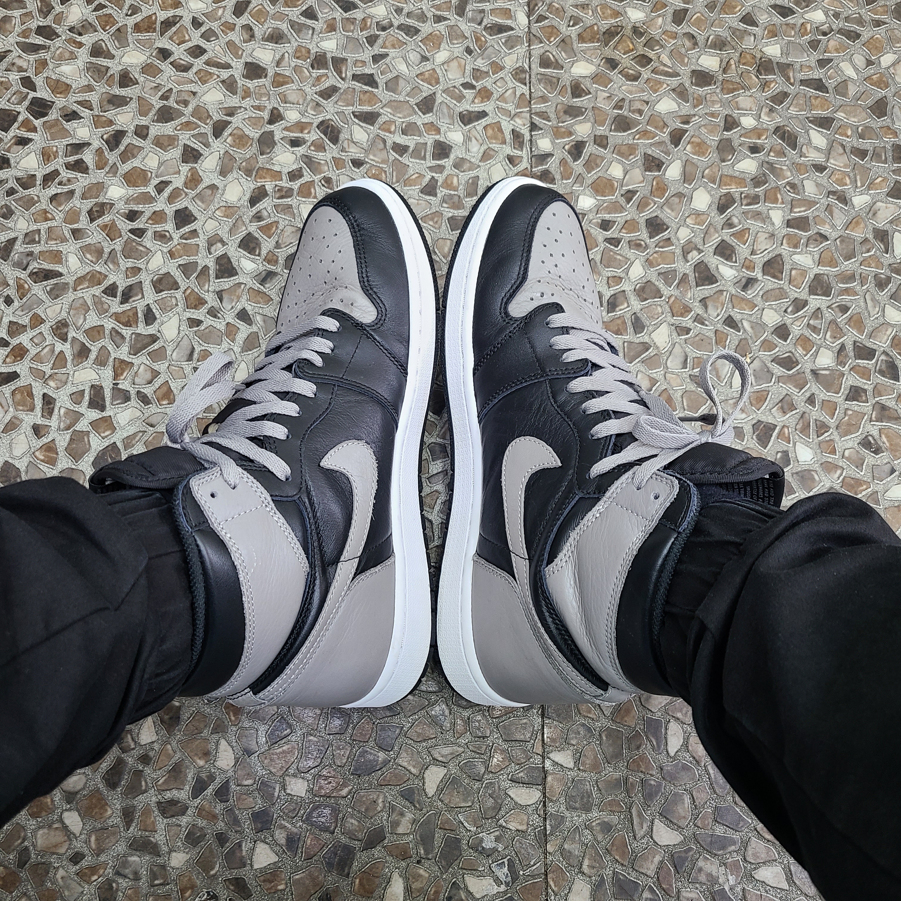 Jordan 1 Retro High OG Shadow 2018 착용 스타일 - 1