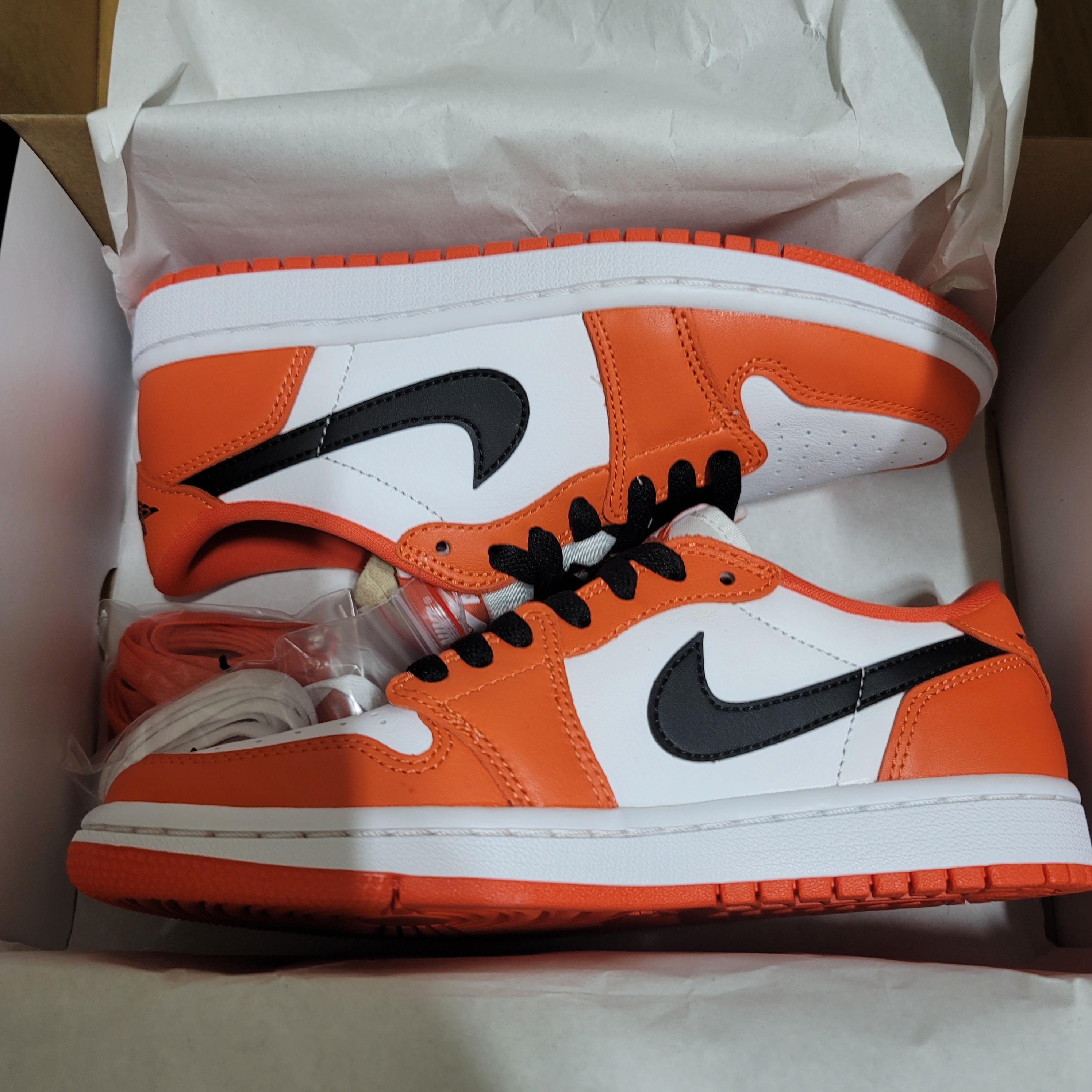 (W) Jordan 1 Low OG Starfish 착용 스타일 - 2