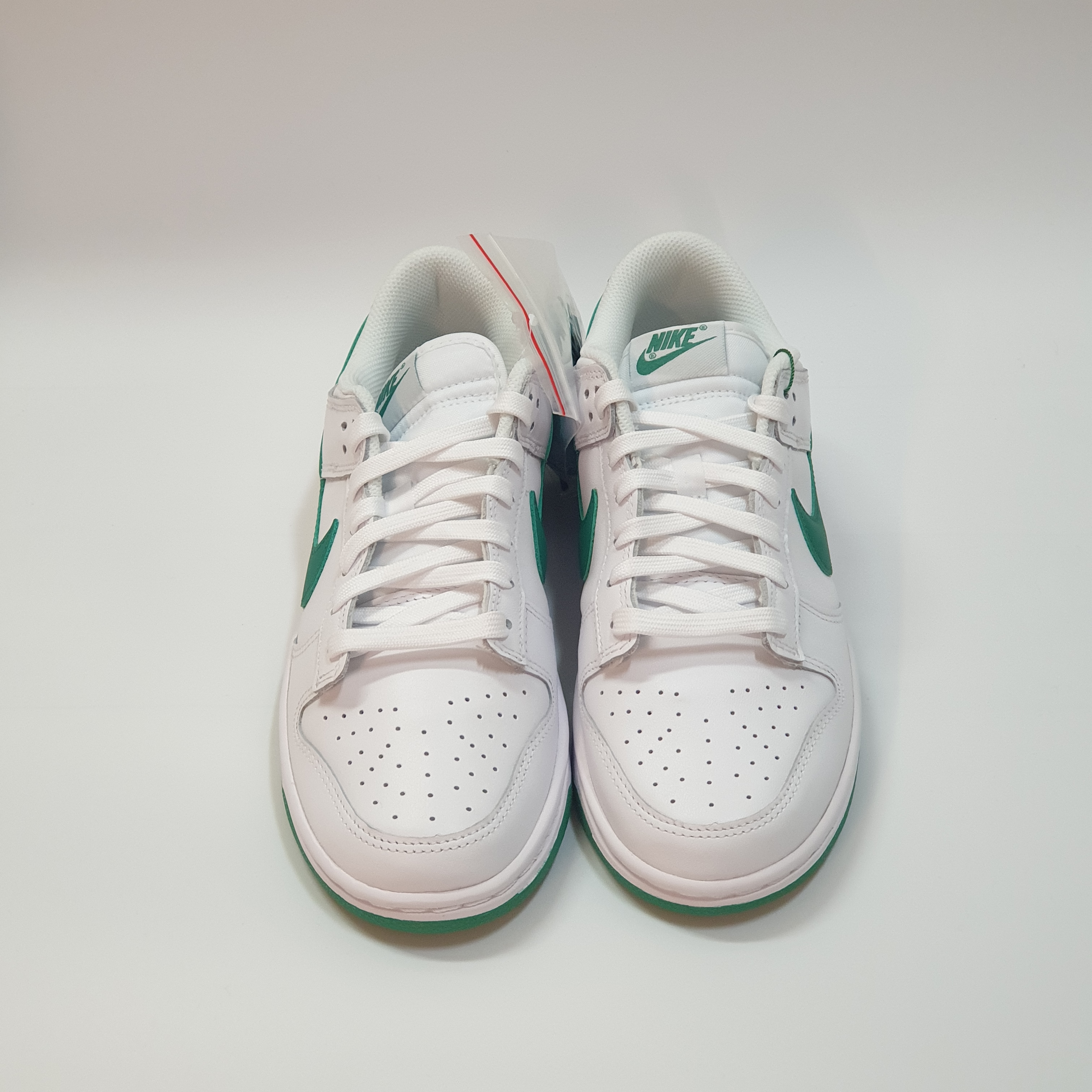 (W) Nike Dunk Low White Green 착용 스타일 - 3