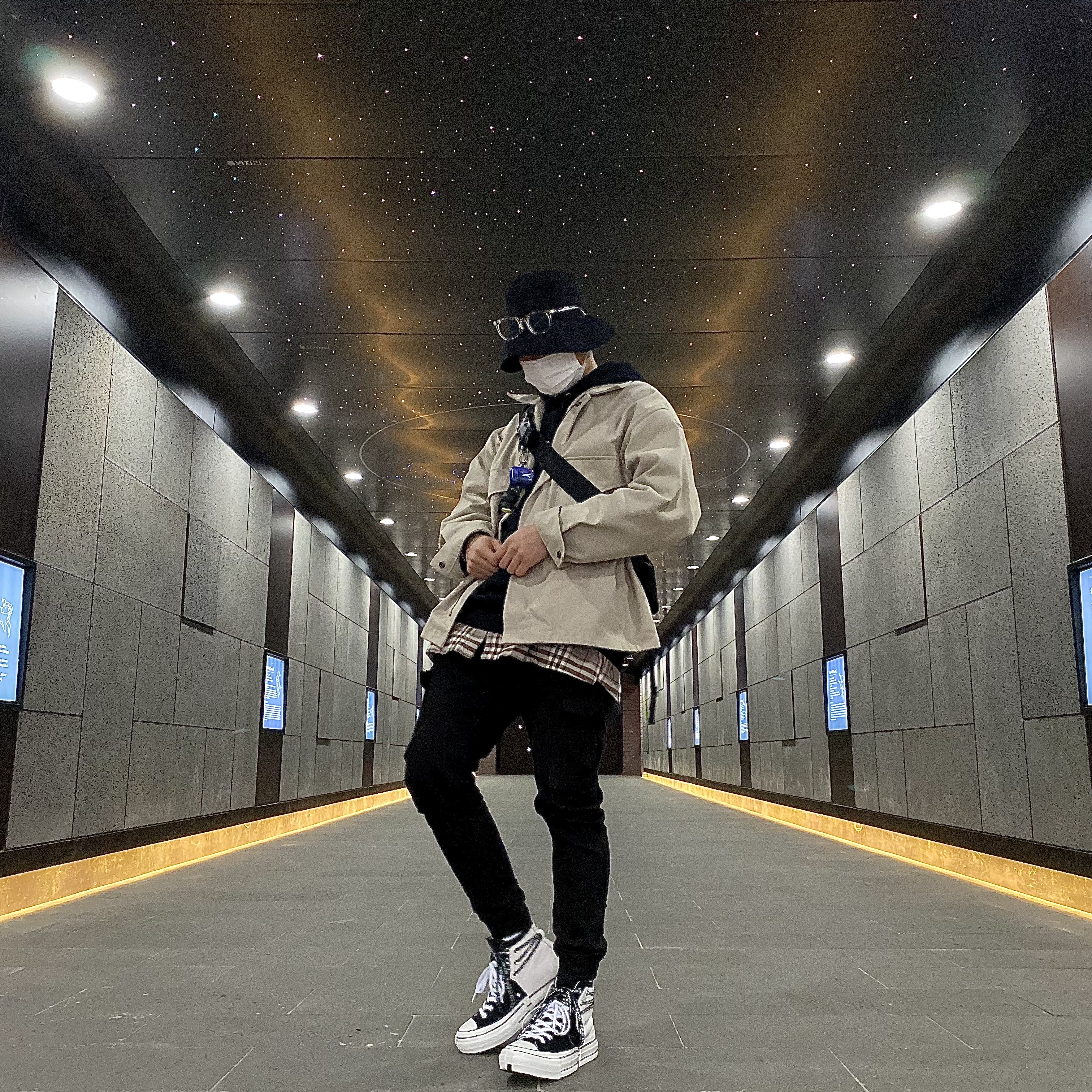 Converse x Feng Chen Wang Chuck 70 2-in-1 Natural Ivory Black 착용 스타일