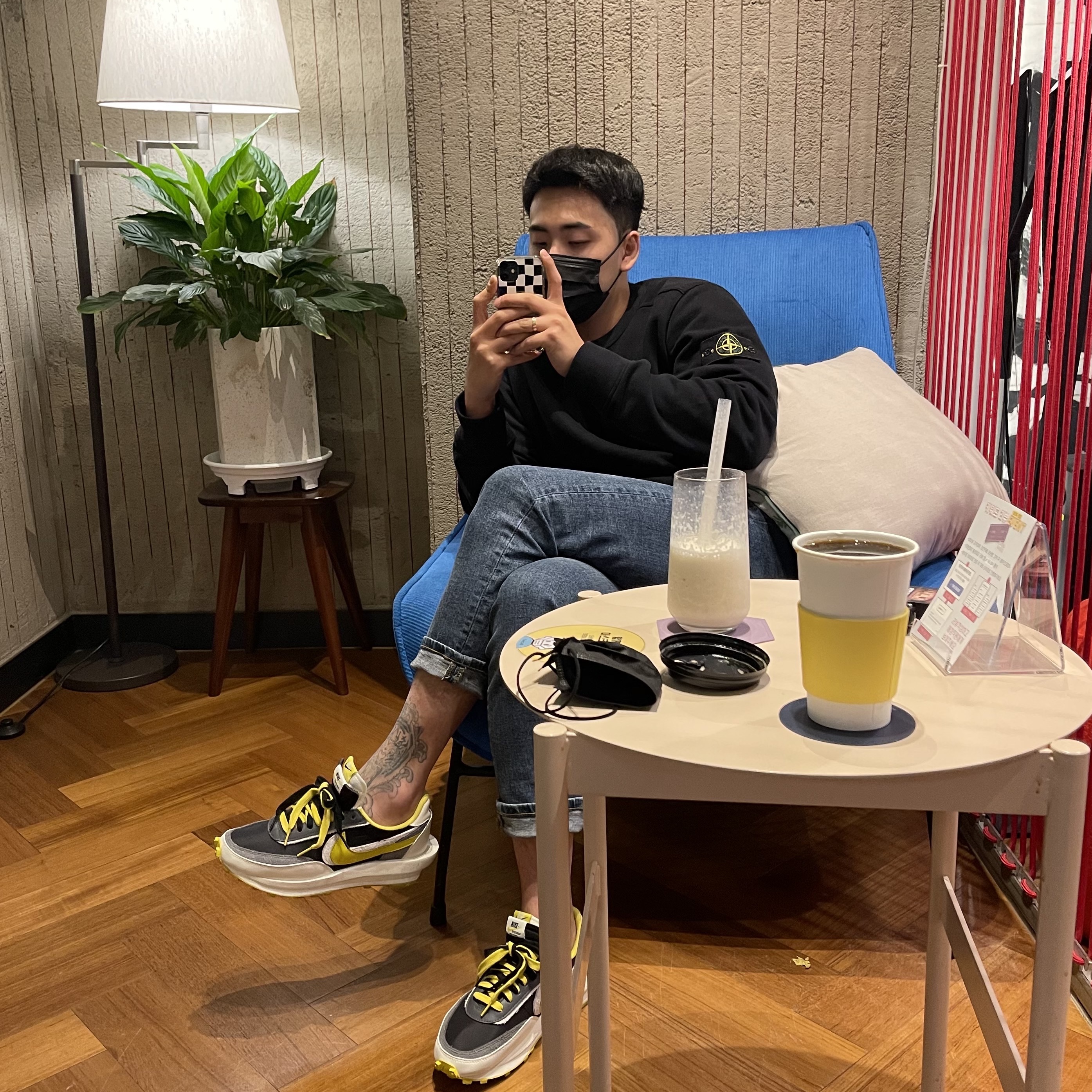 Nike x Sacai x Undercover LDWaffle Black Bright Citron, Stone Island 63020 Crewneck Sweatshirt Black - 21FW 착용 스타일