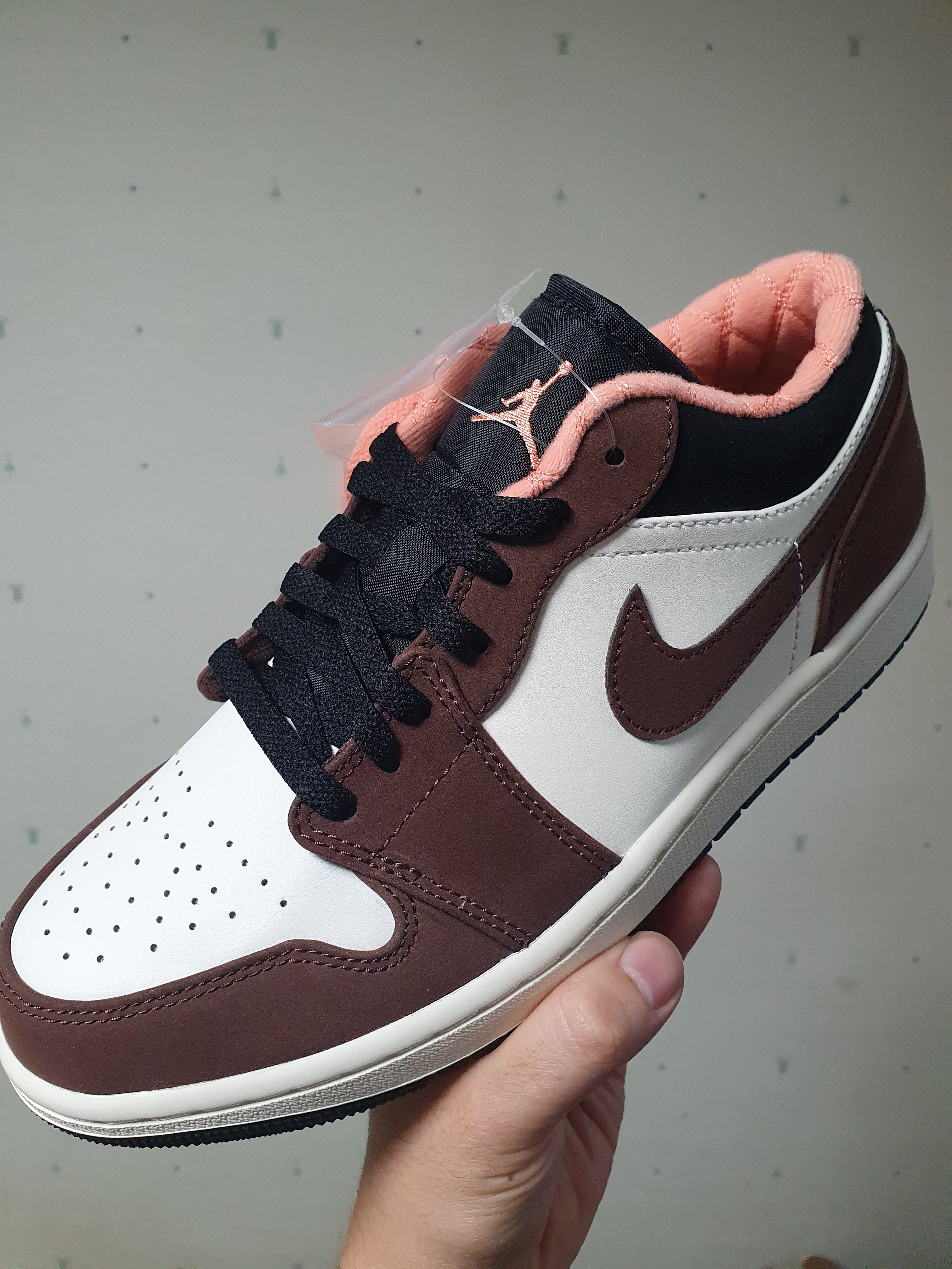Jordan 1 Low SE Chocolate Bliss 착용 스타일