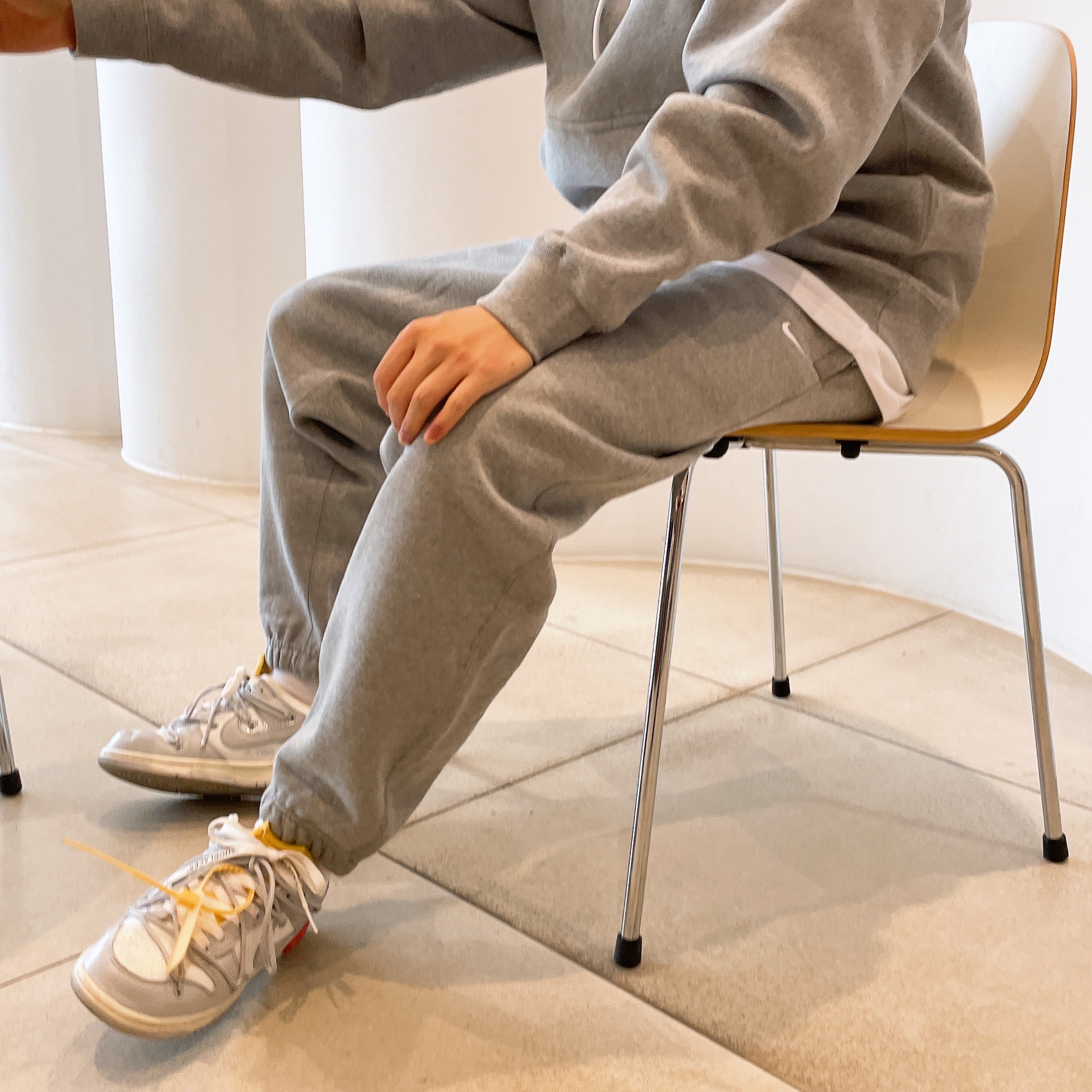 Nike NRG Solo Swoosh Fleece Pants Dark Grey Heather - Asia, Nike NRG Solo Swoosh Fleece Hoodie Dark Grey Heather - Asia 착용 스타일 - 3