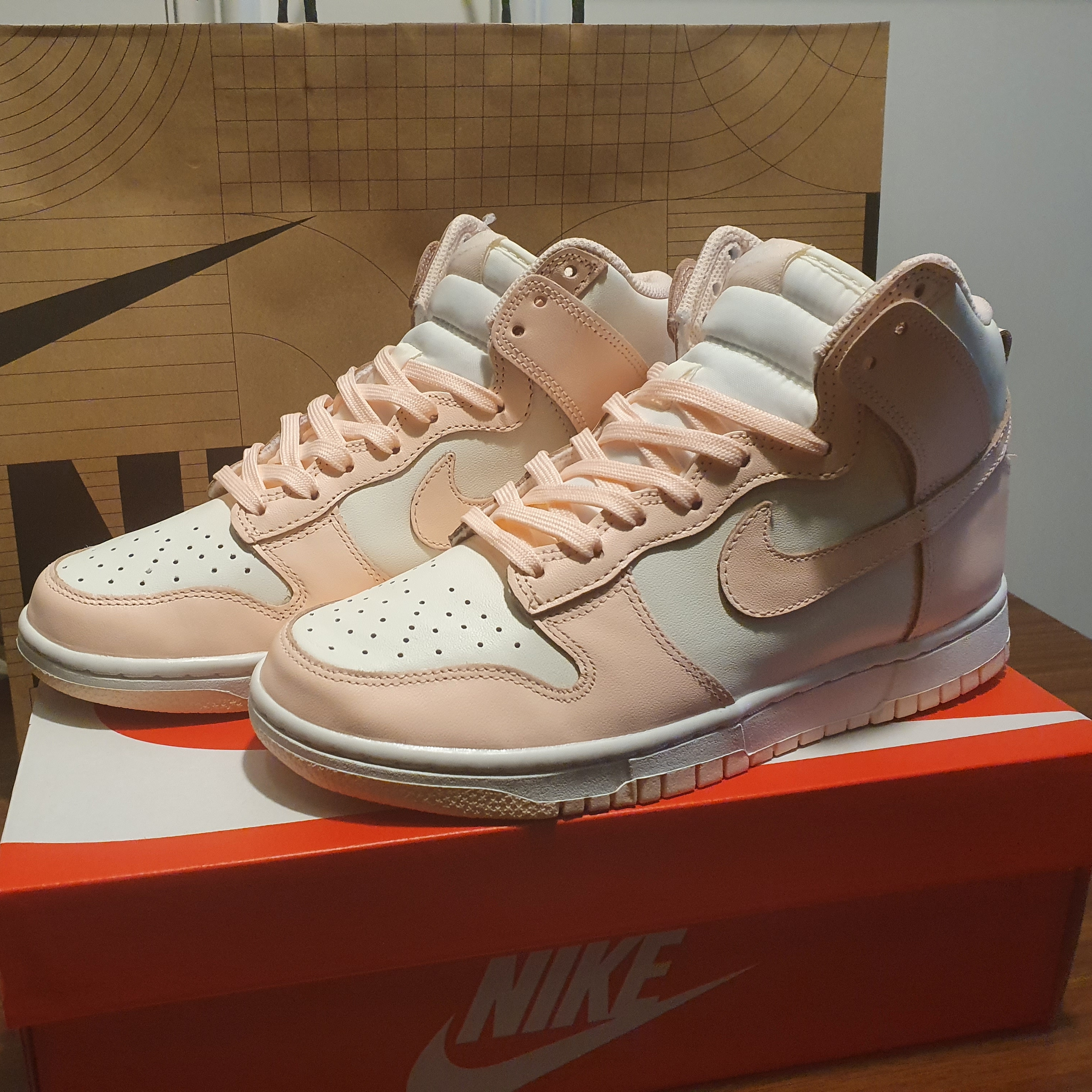 (W) Nike Dunk High Crimson Tint 착용 스타일