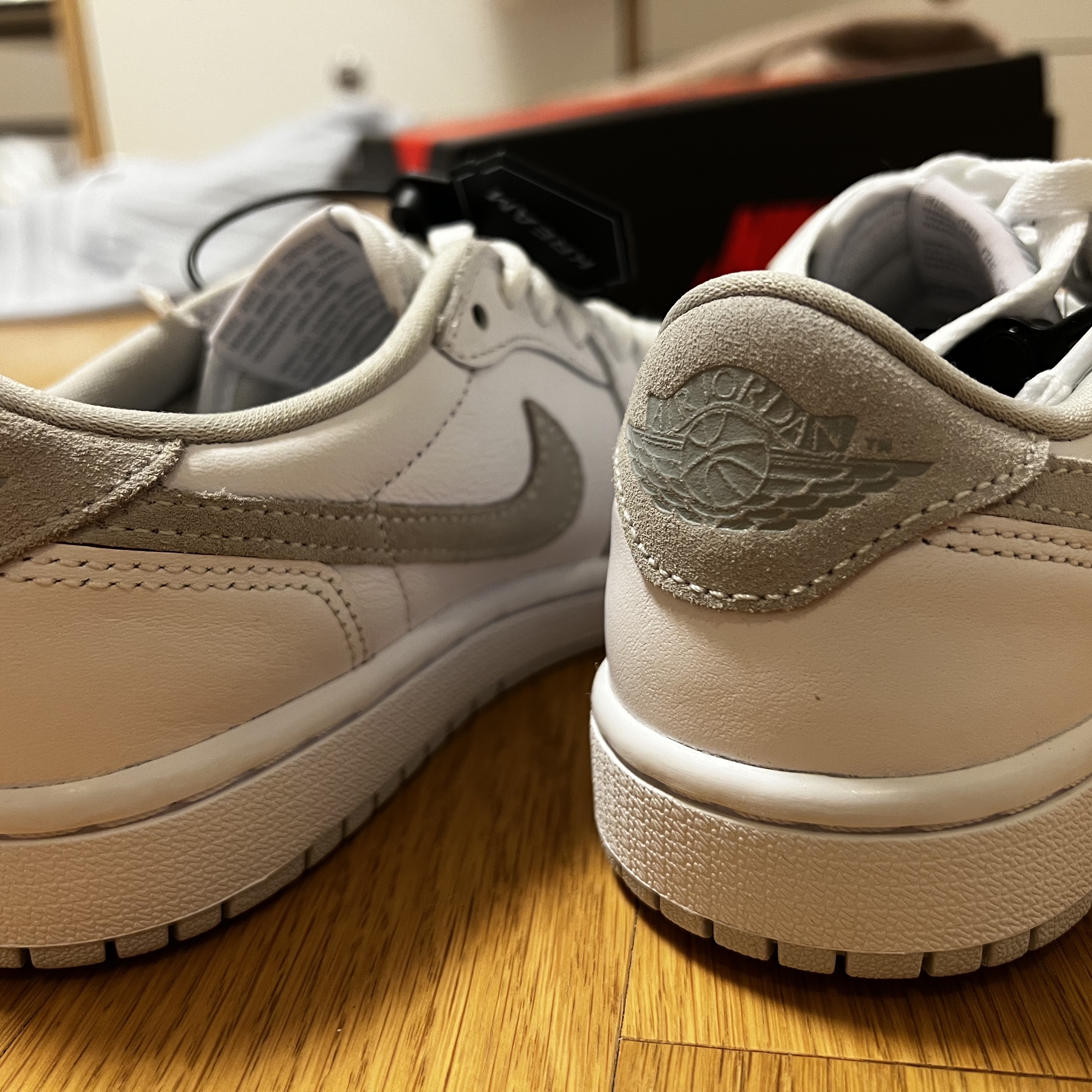 Jordan 1 Low OG Neutral Grey, (W) Jordan 1 Low OG Neutral Grey 착용 스타일 - 2