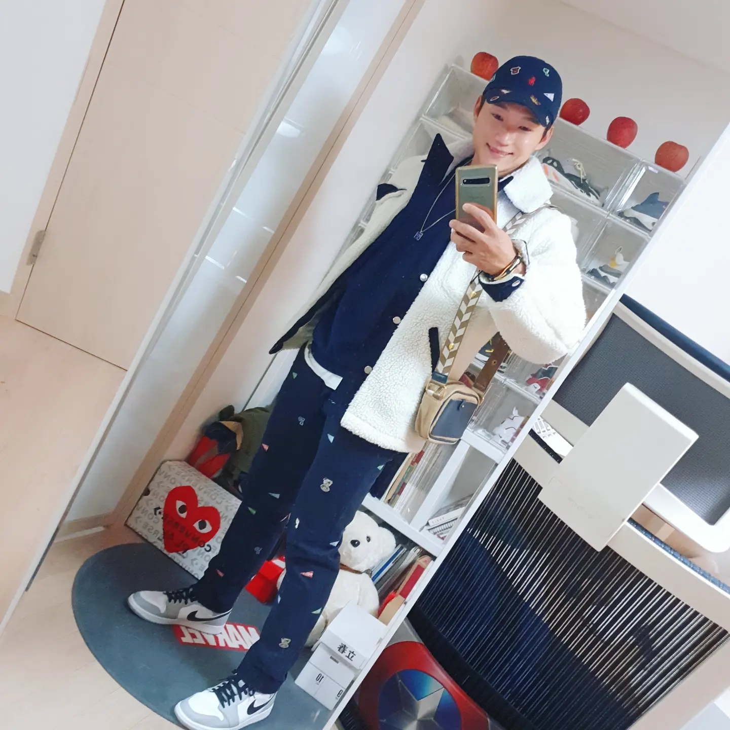 Nike Air Max 97 Have a Nike Day Indigo Storm, (W) Balenciaga Triple S Sneakers Blue Grey Red 착용 스타일 - 3
