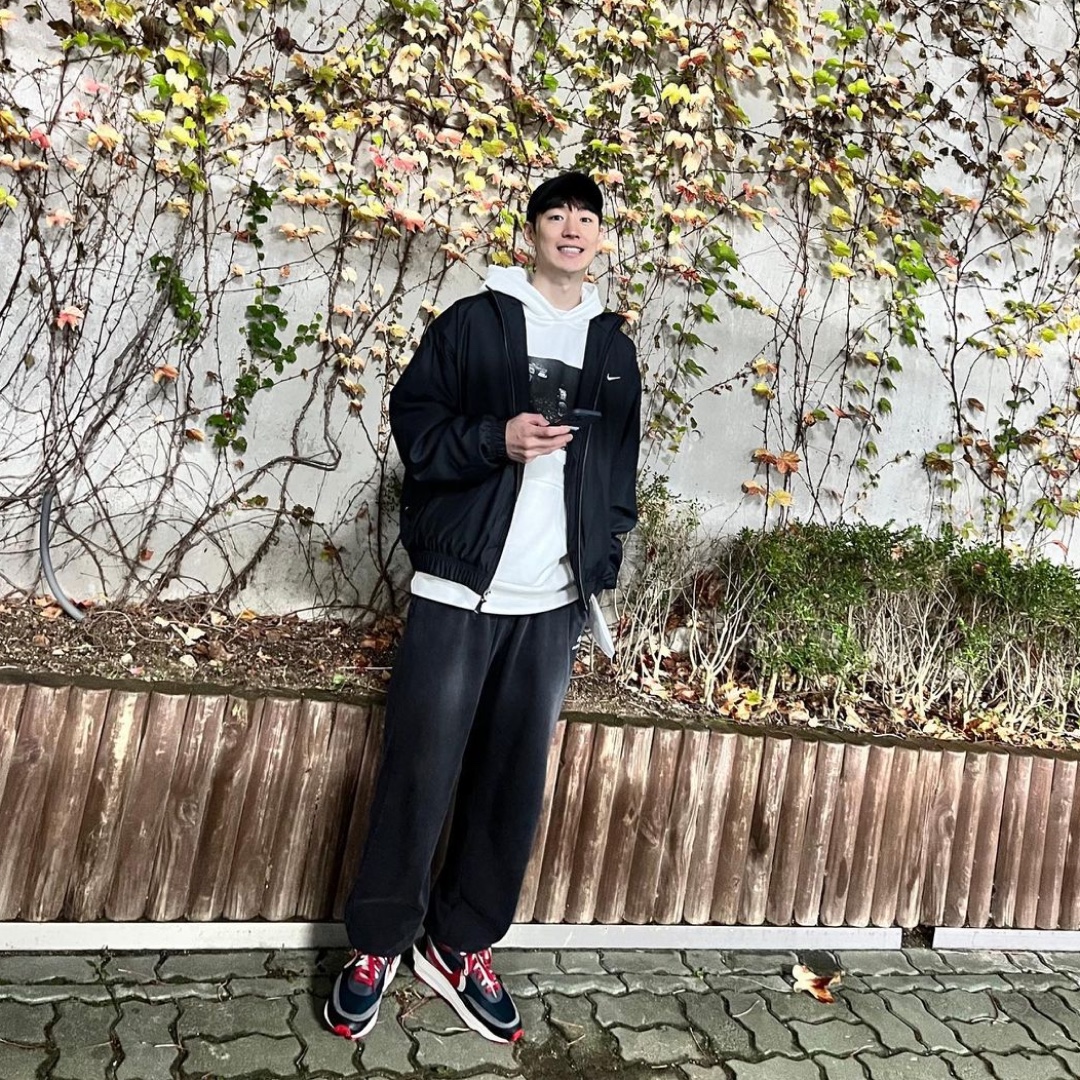 Nike x Sacai x Undercover LDWaffle Midnight Spruce University Red 착용 스타일 - 2