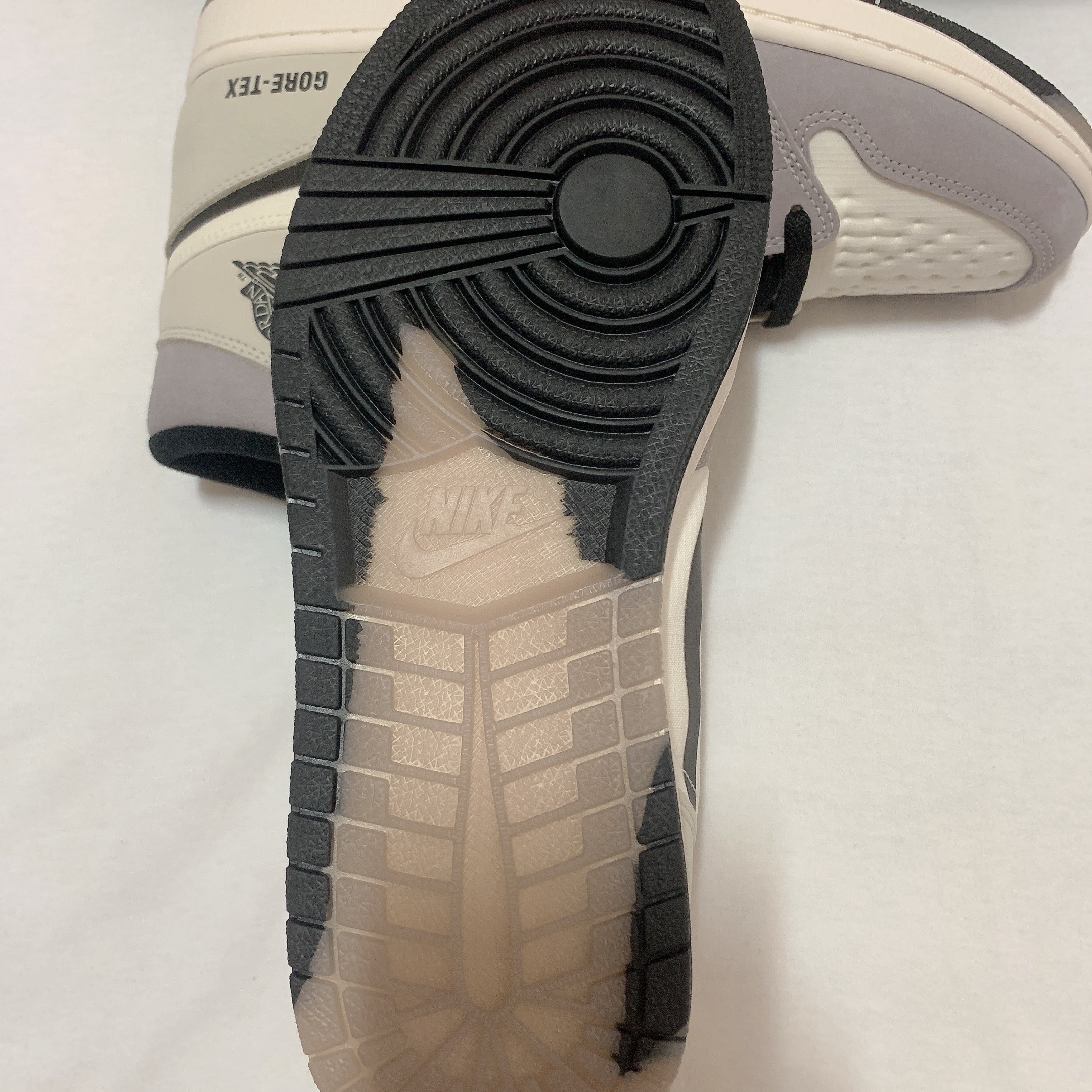 Jordan 1 Element Gore-Tex Sail 착용 스타일 - 3