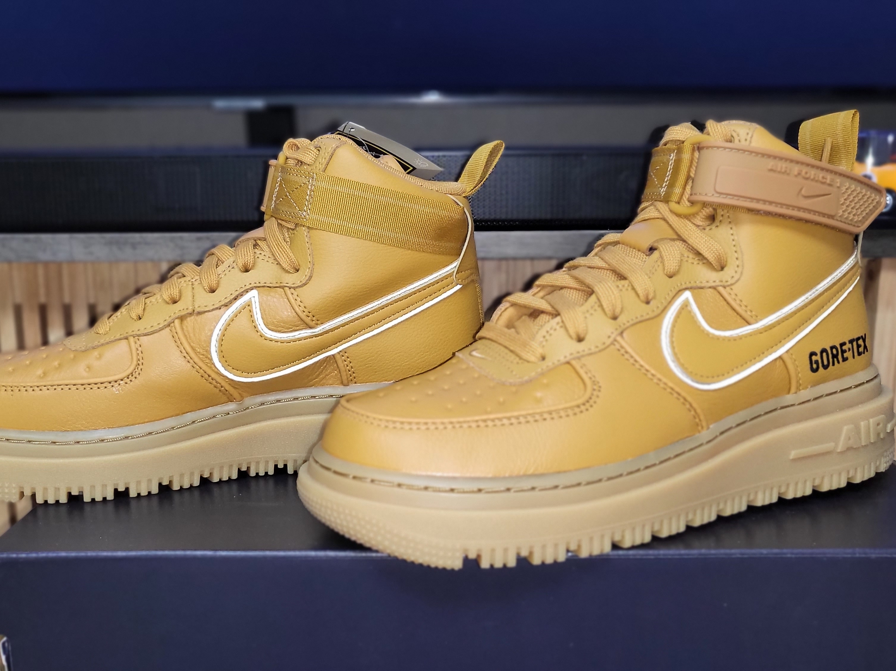Nike Air Force 1 High Gore-Tex Boot Wheat 착용 스타일 - 5