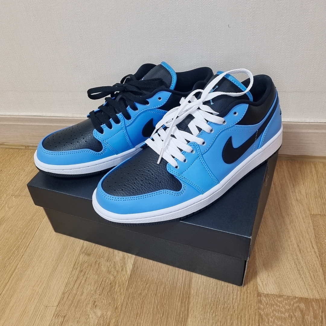 Jordan 1 Low University Blue Black 착용 스타일