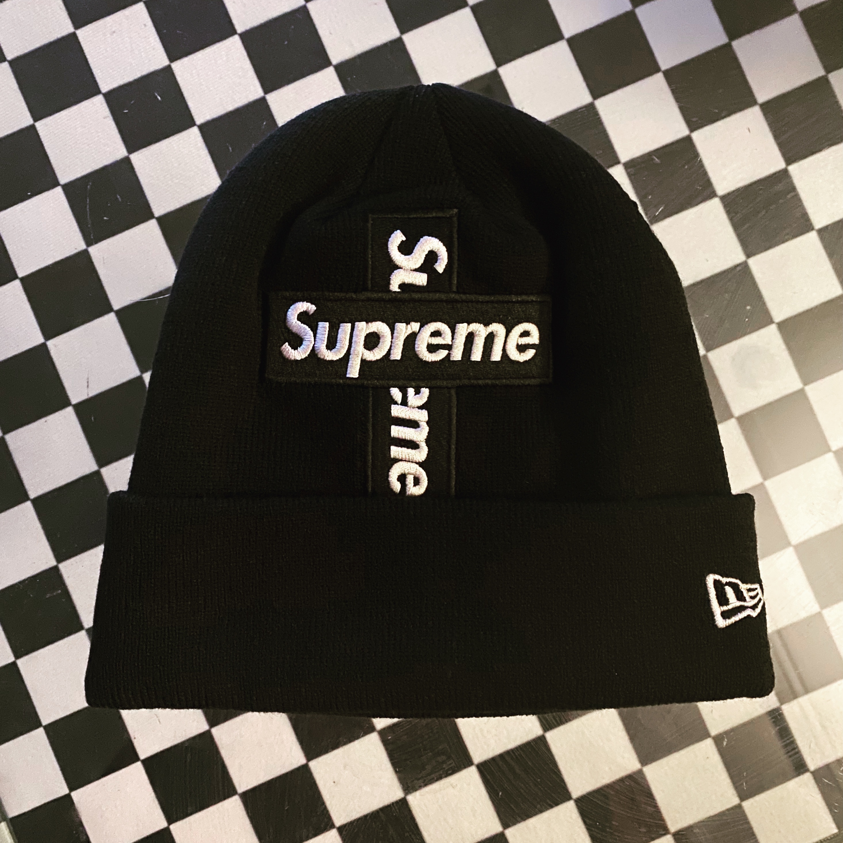 Supreme New Era Cross Box Logo Beanie Black - 20FW 착용 스타일