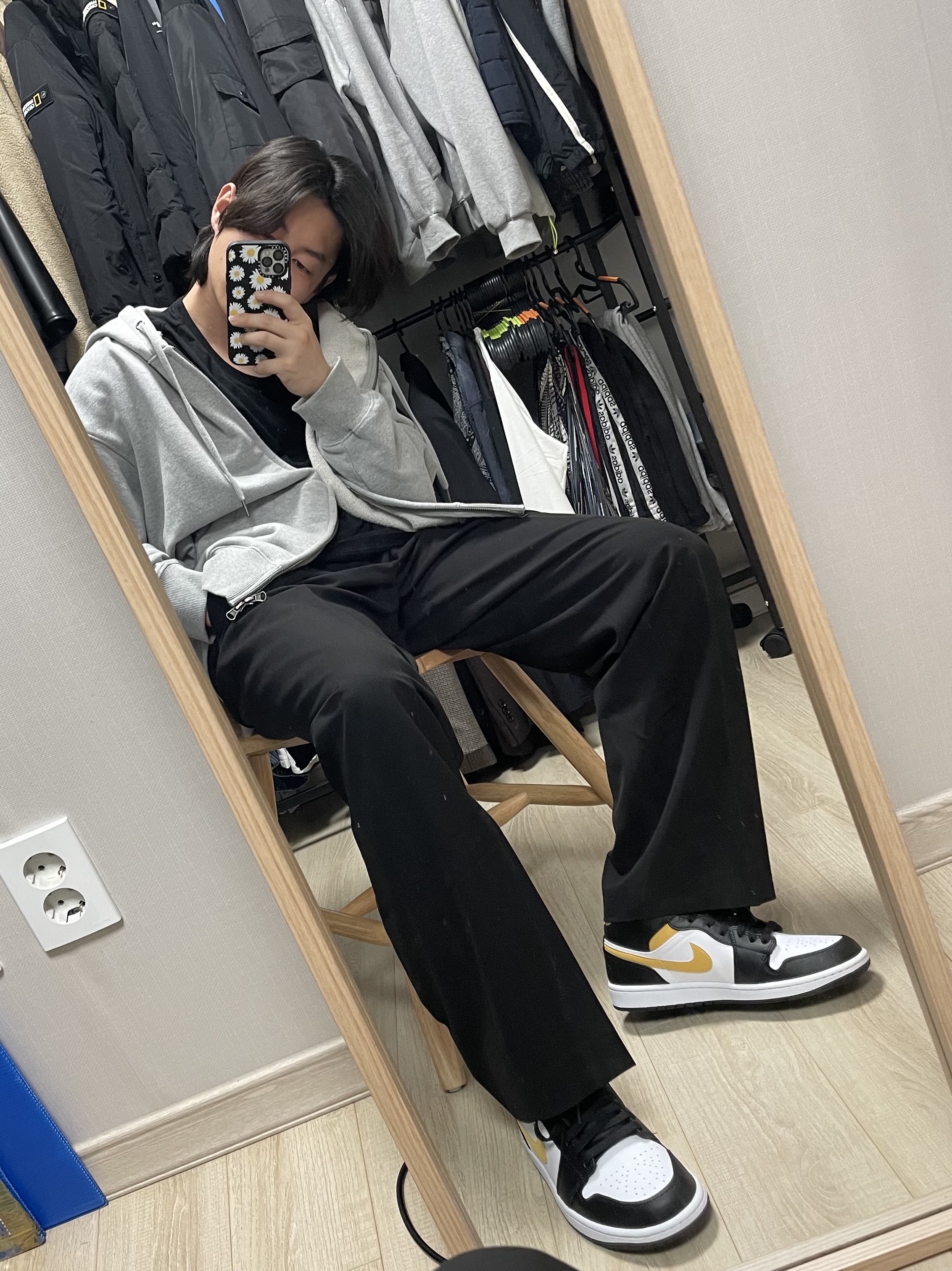 Jordan 1 Mid Pollen 착용 스타일